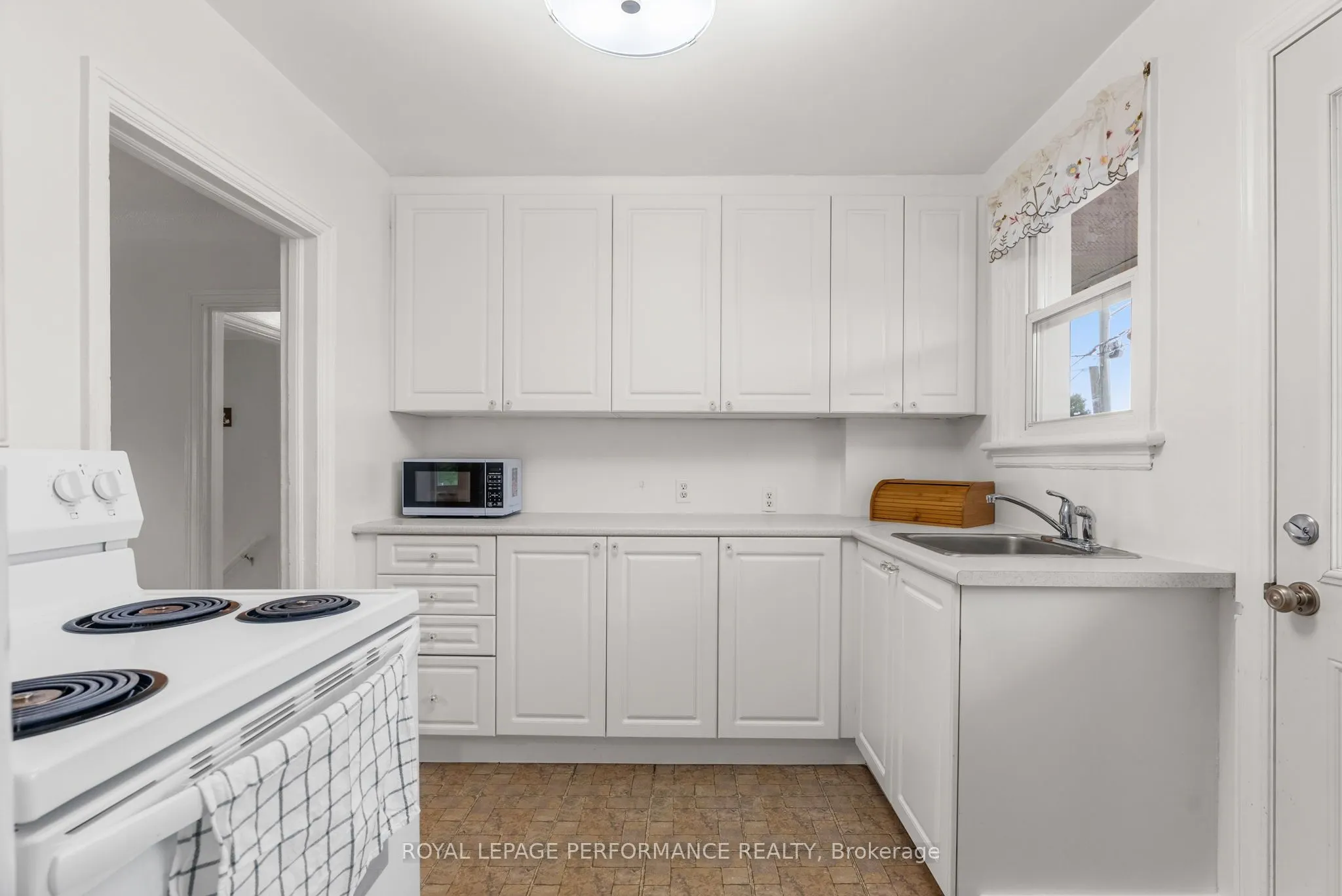 72 Dagmar Avenue