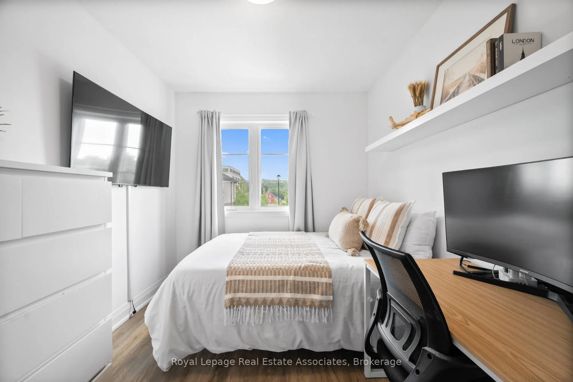 26 Steele Crescent, #24