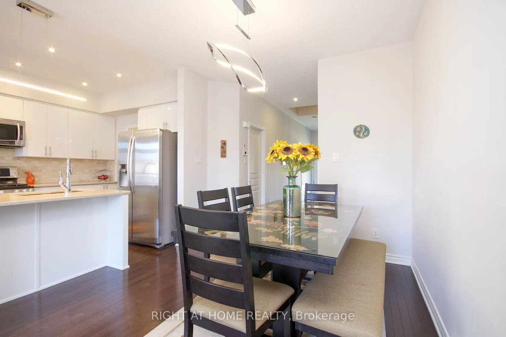 908 FLETCHER Circle