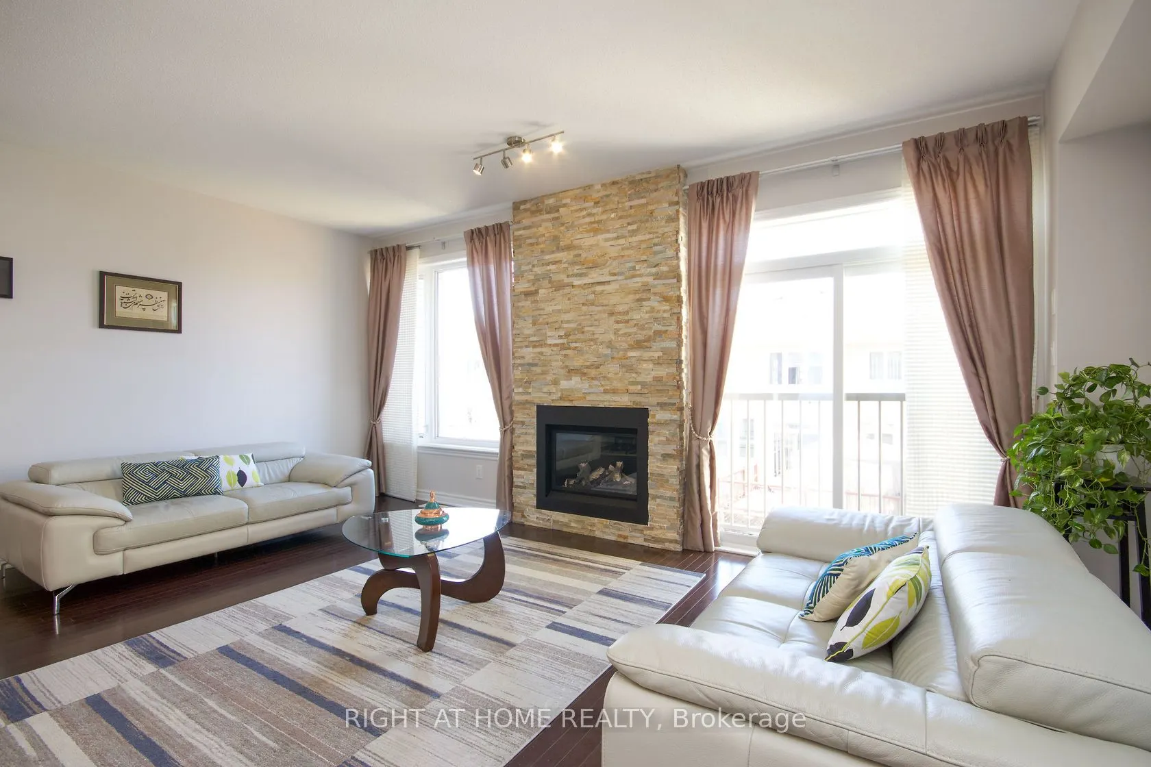 908 FLETCHER Circle