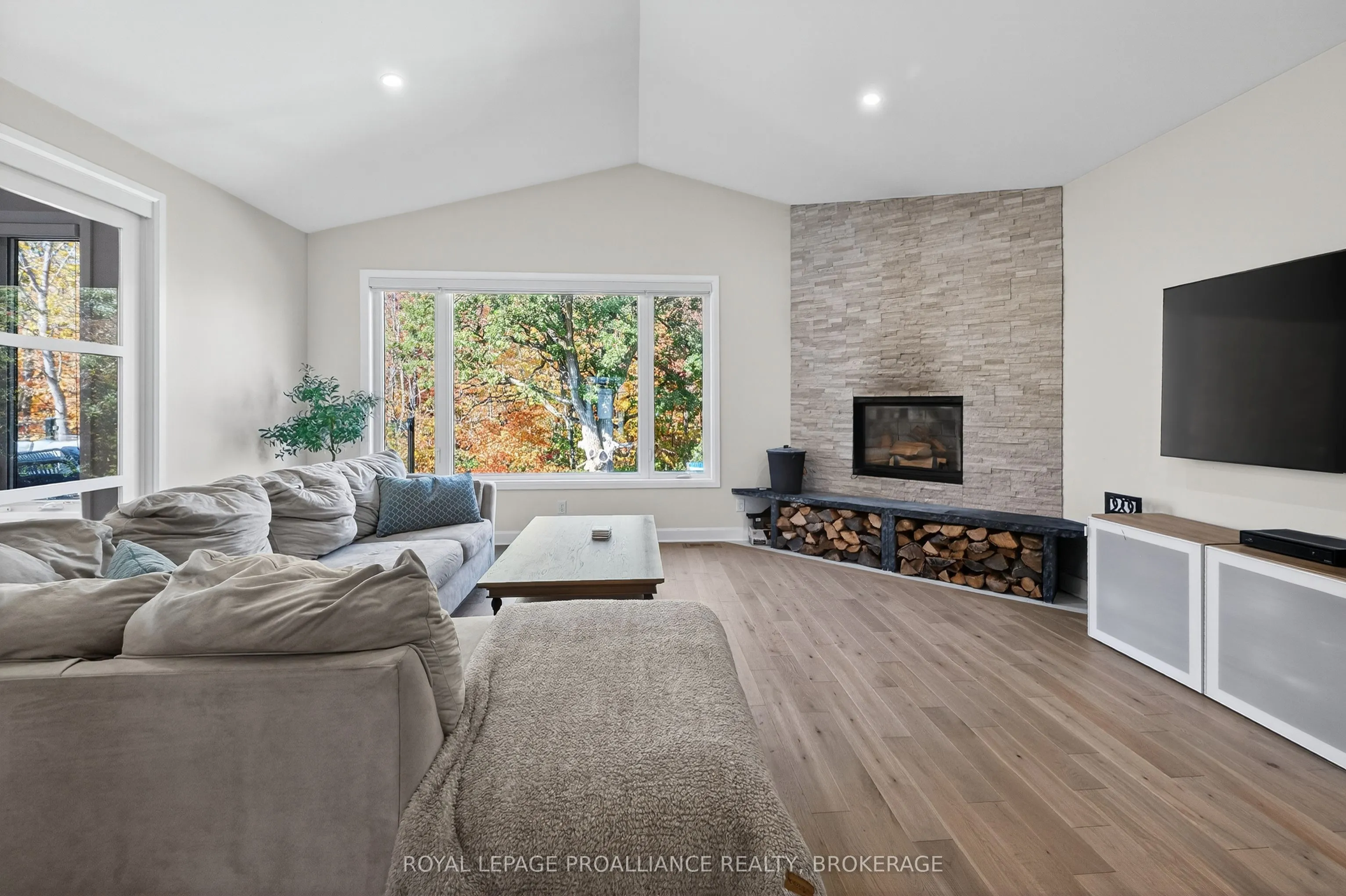 756 Riverview Way