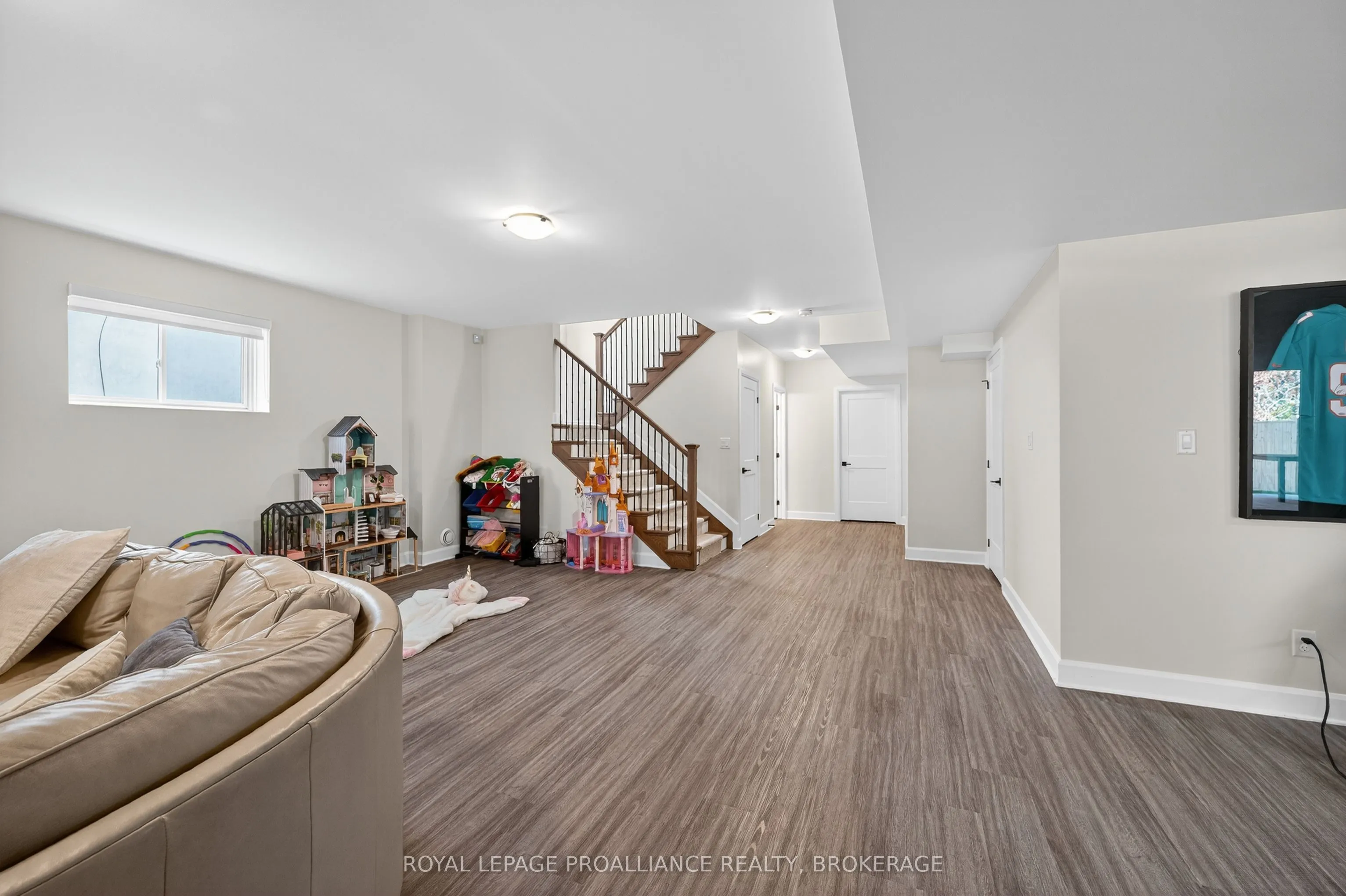 756 Riverview Way