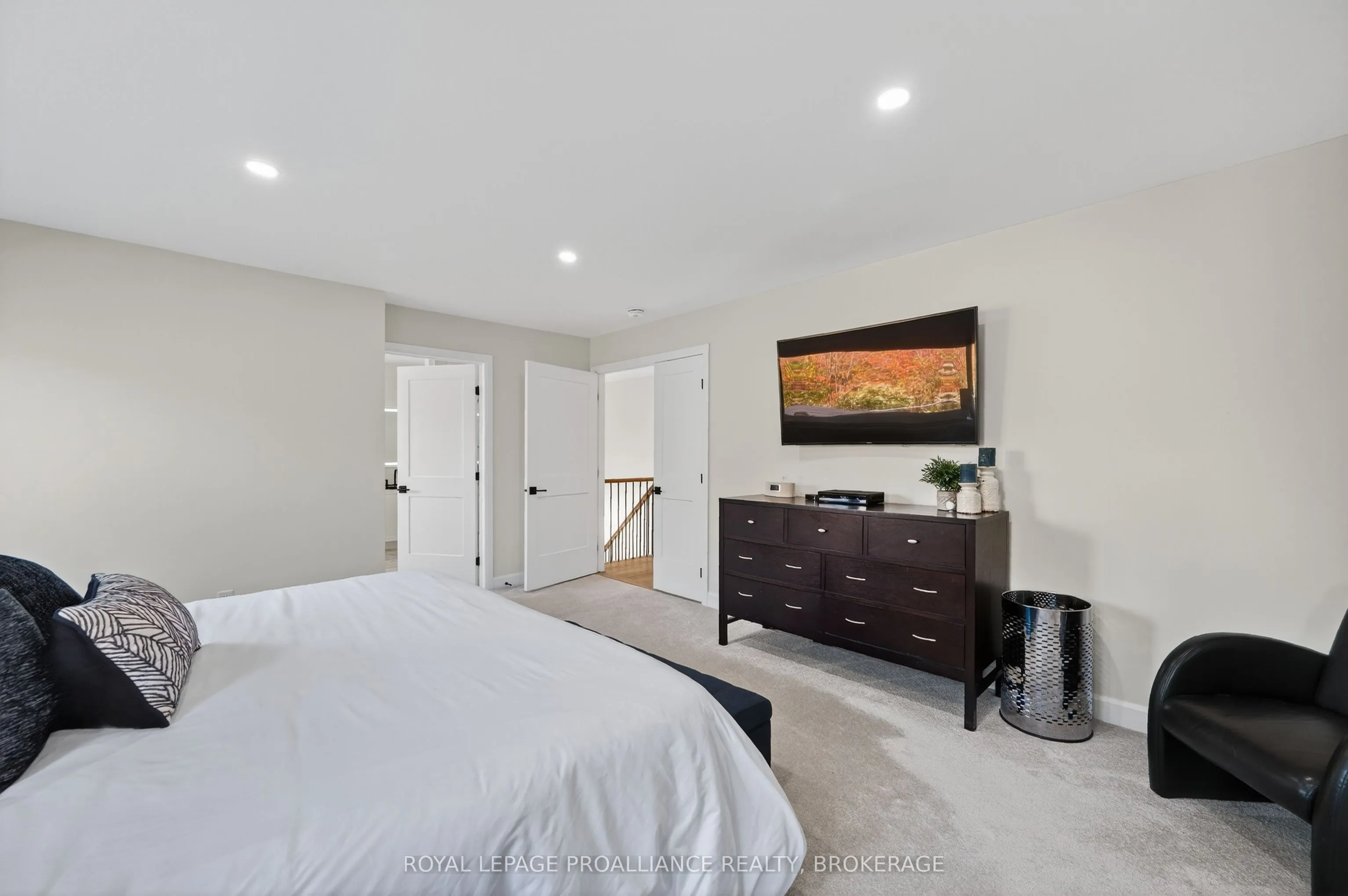 756 Riverview Way