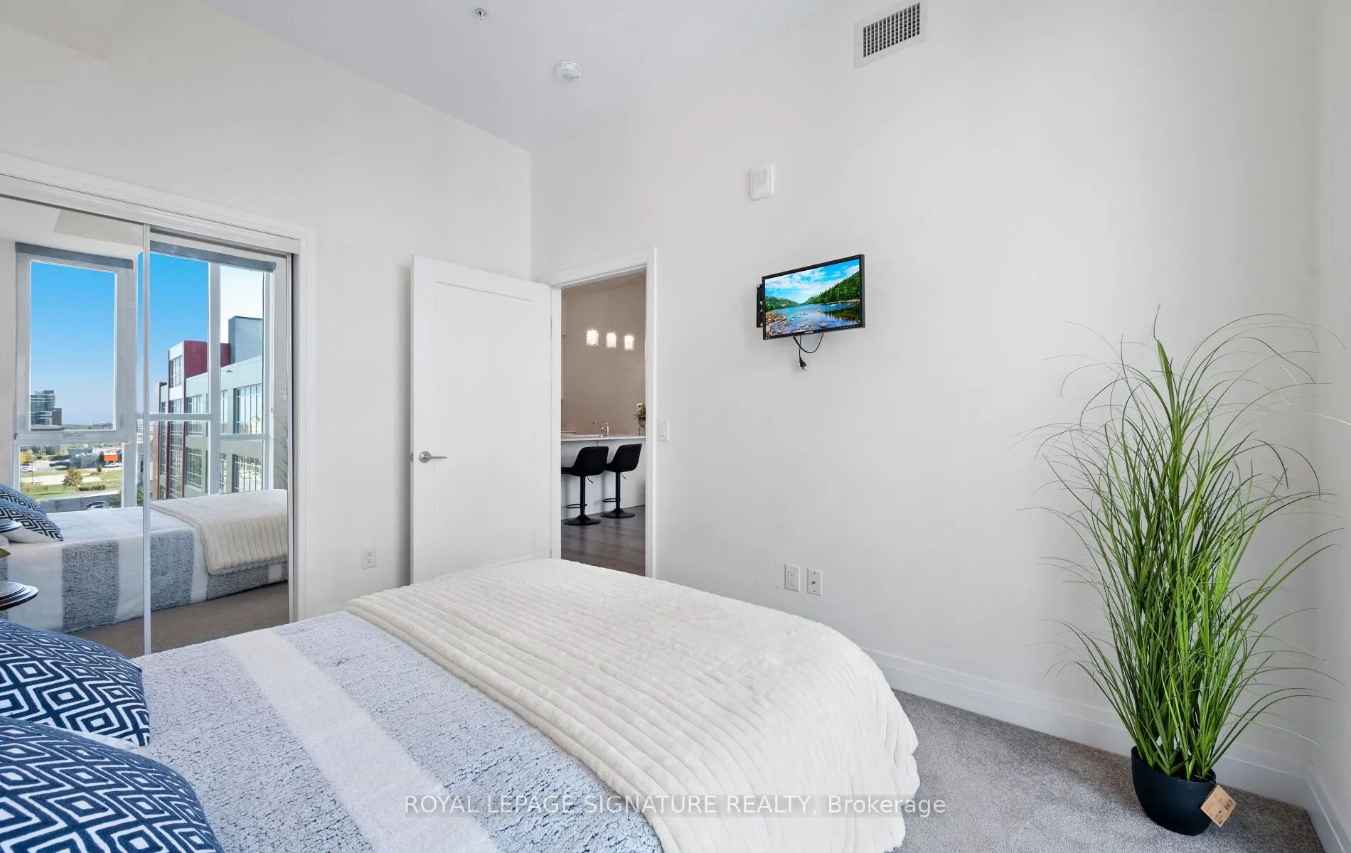 16 Concord Place, #628
