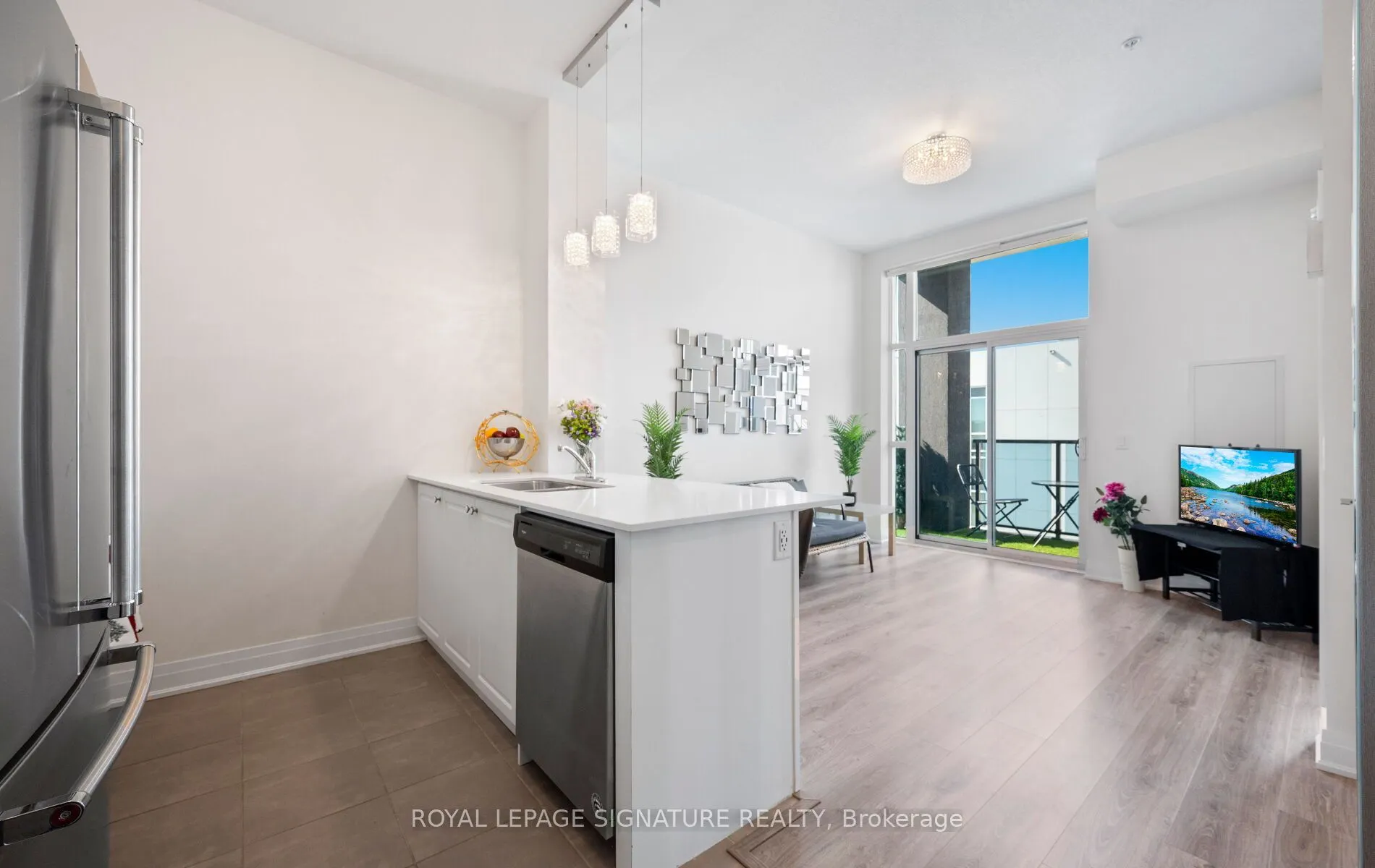 16 Concord Place, #628