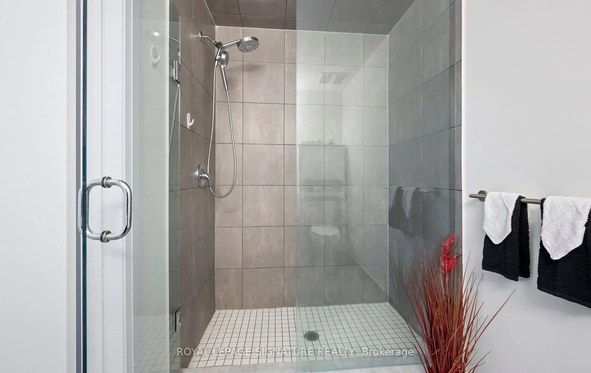 16 Concord Place, #628