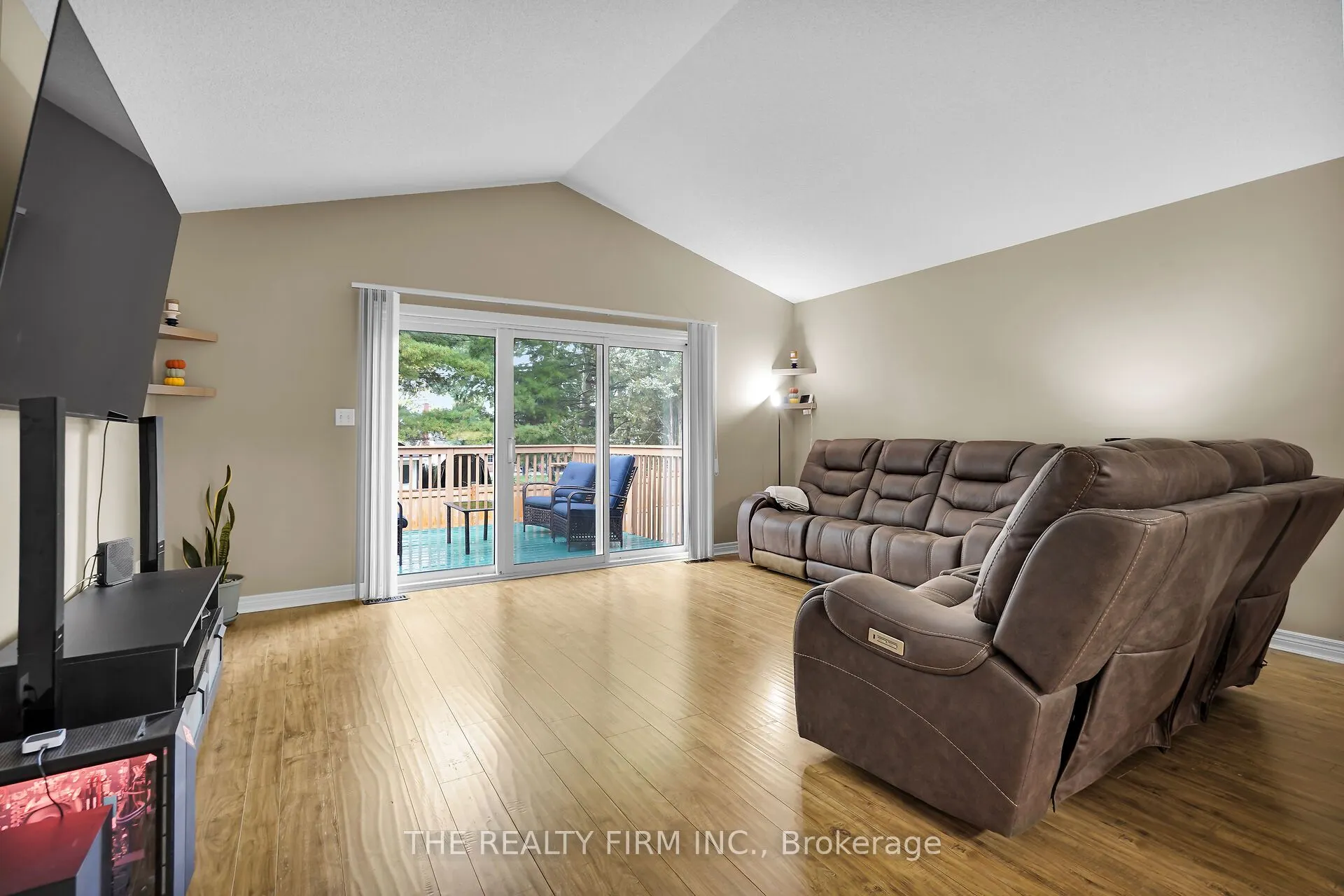 20 Windemere Place, #17