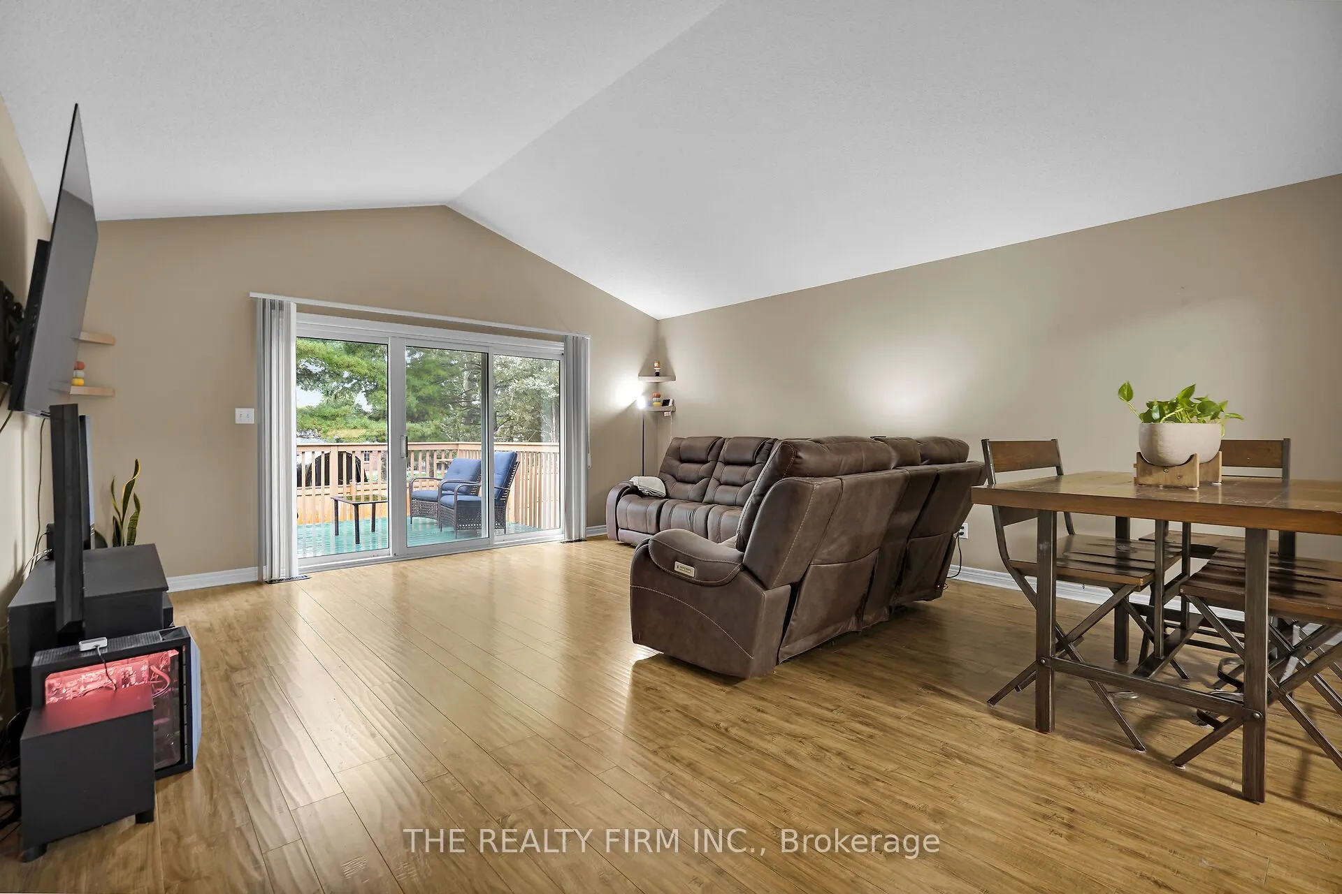 20 Windemere Place, #17