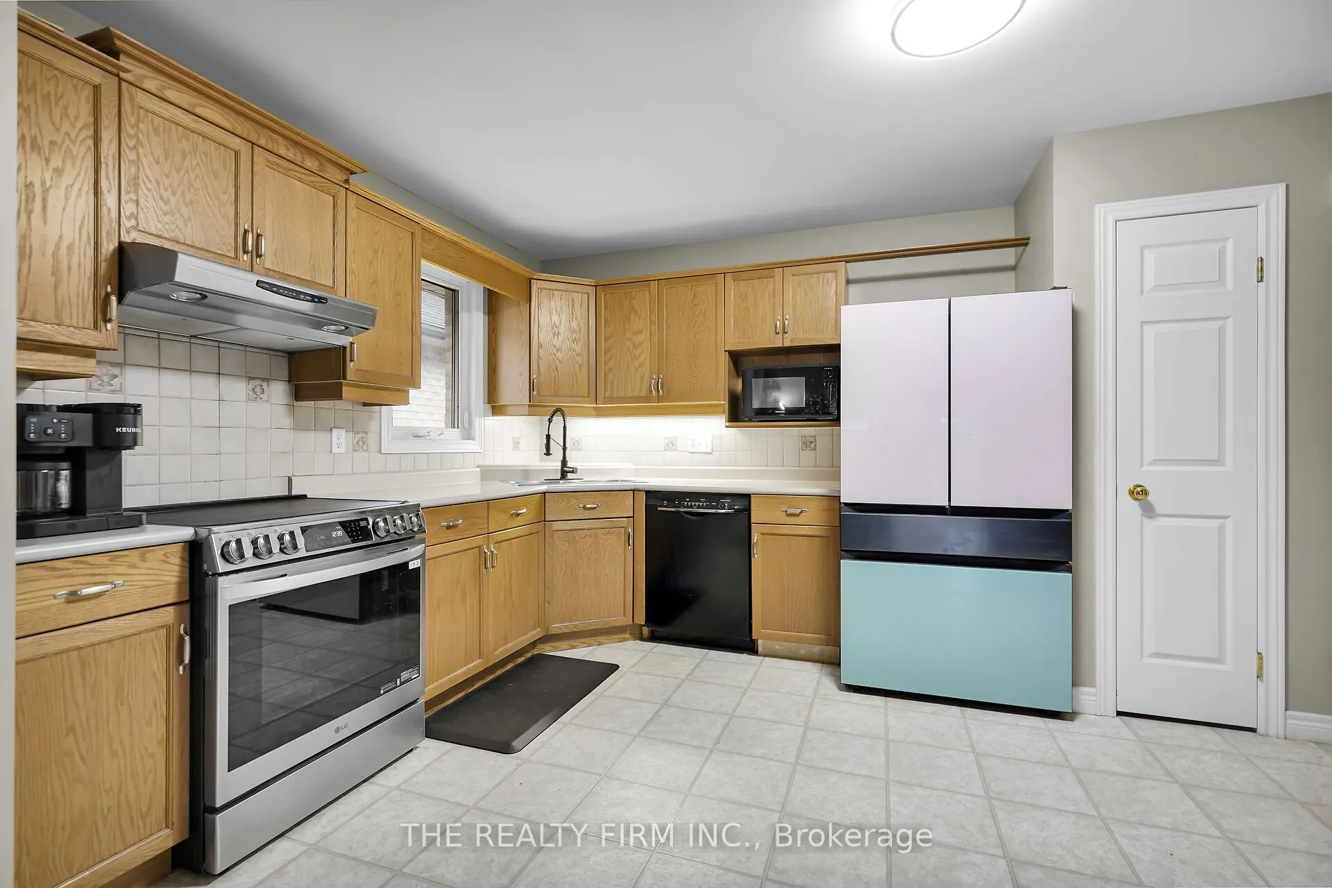 20 Windemere Place, #17