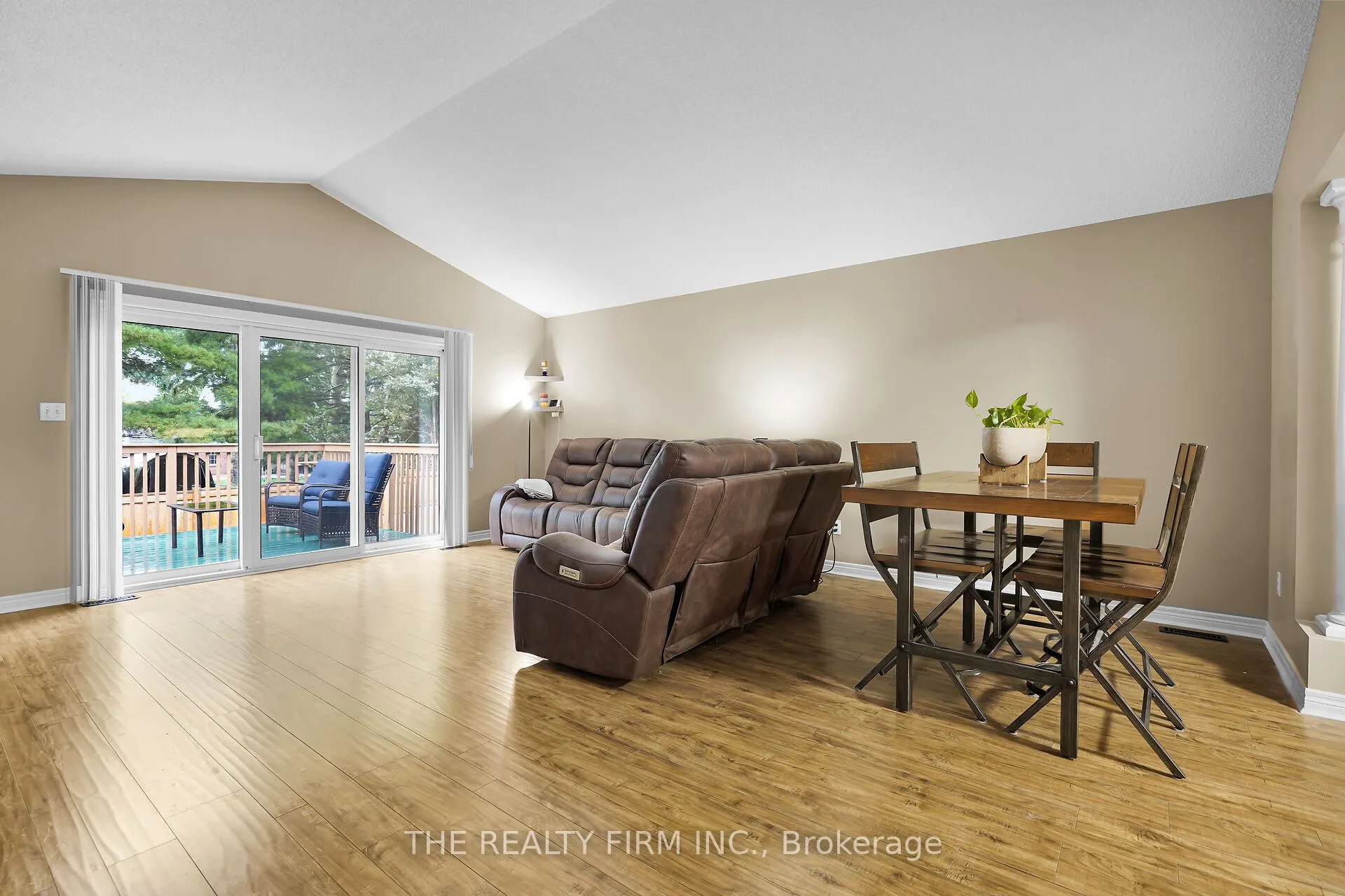 20 Windemere Place, #17
