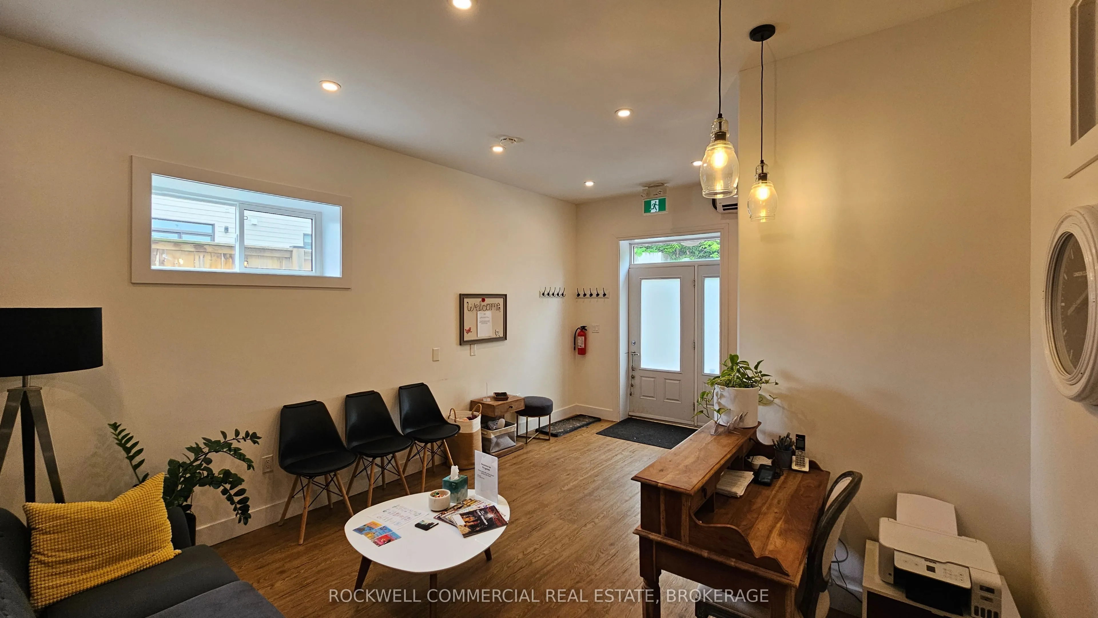 662 King Street W