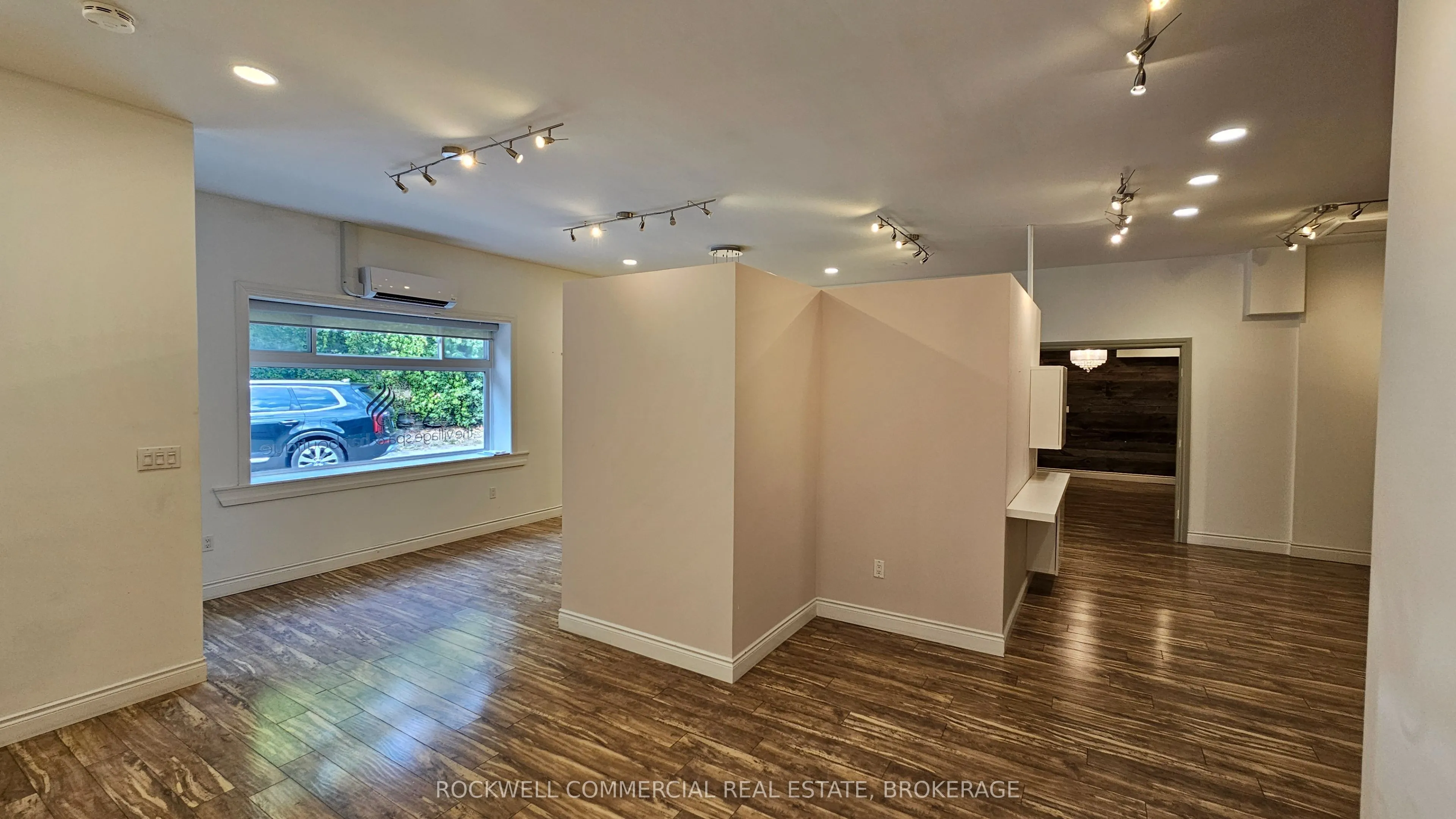 662 King Street W