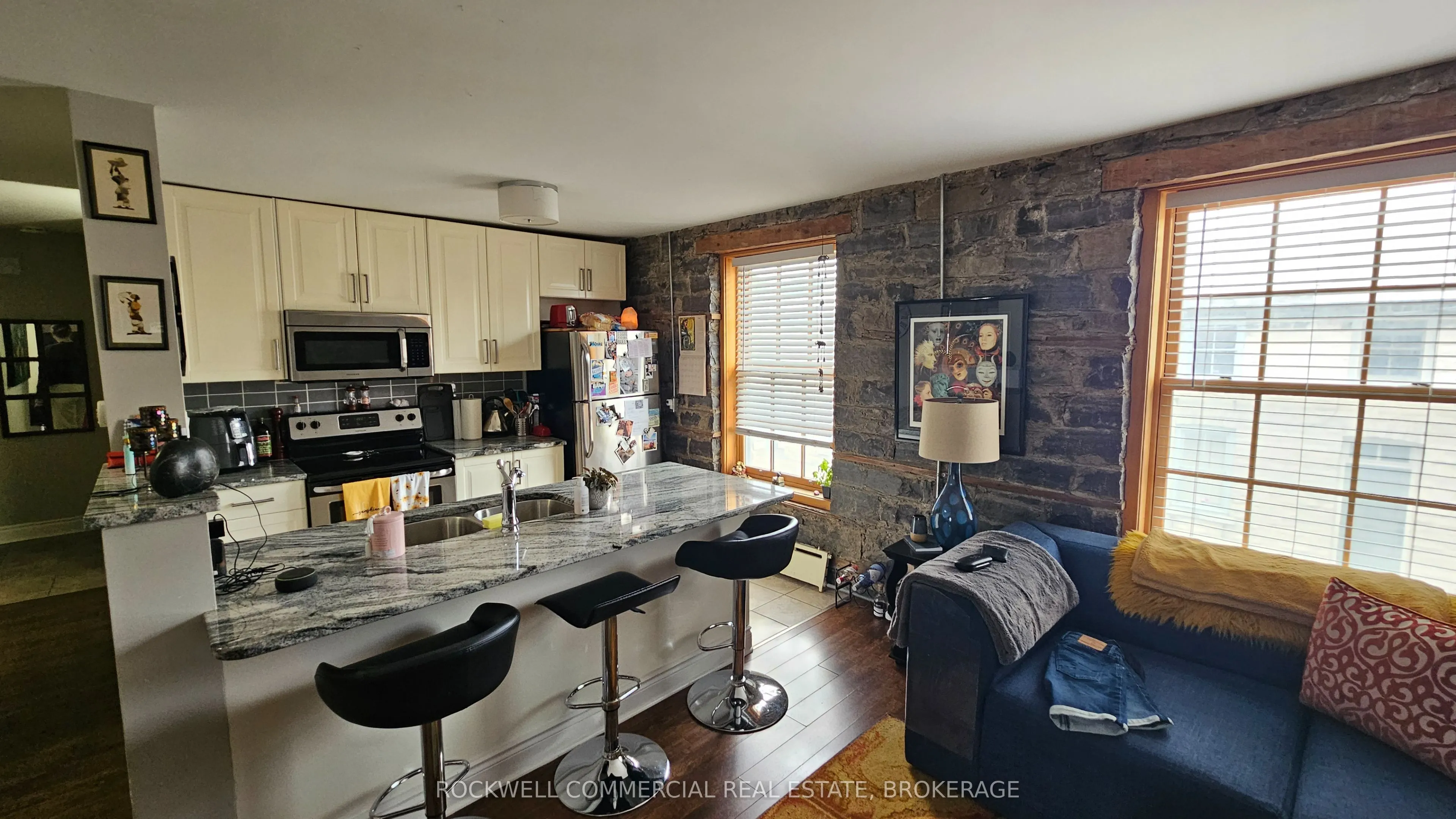 662 King Street W
