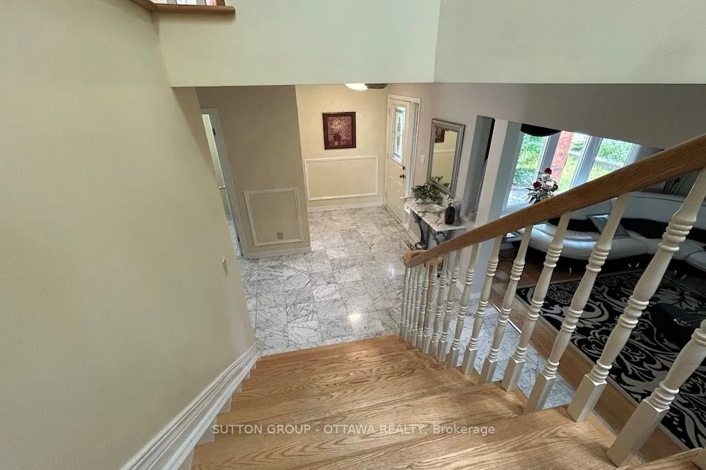32 Cellini Court W