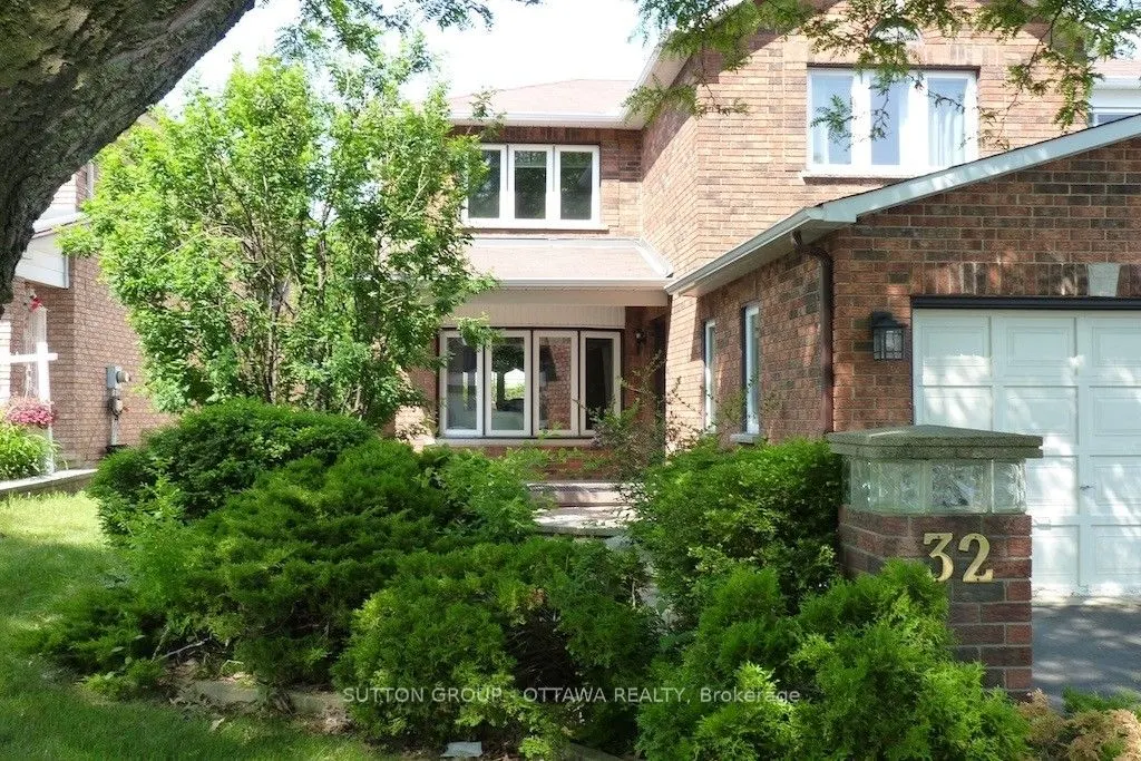 32 Cellini Court W
