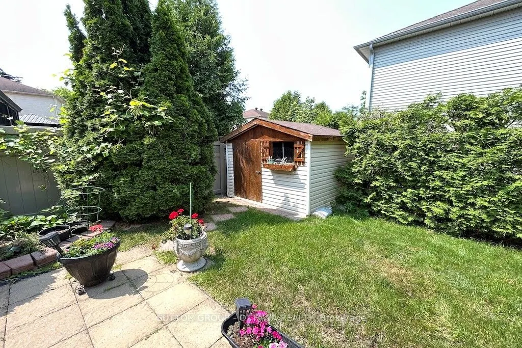 32 Cellini Court W