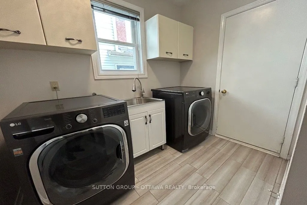 32 Cellini Court W