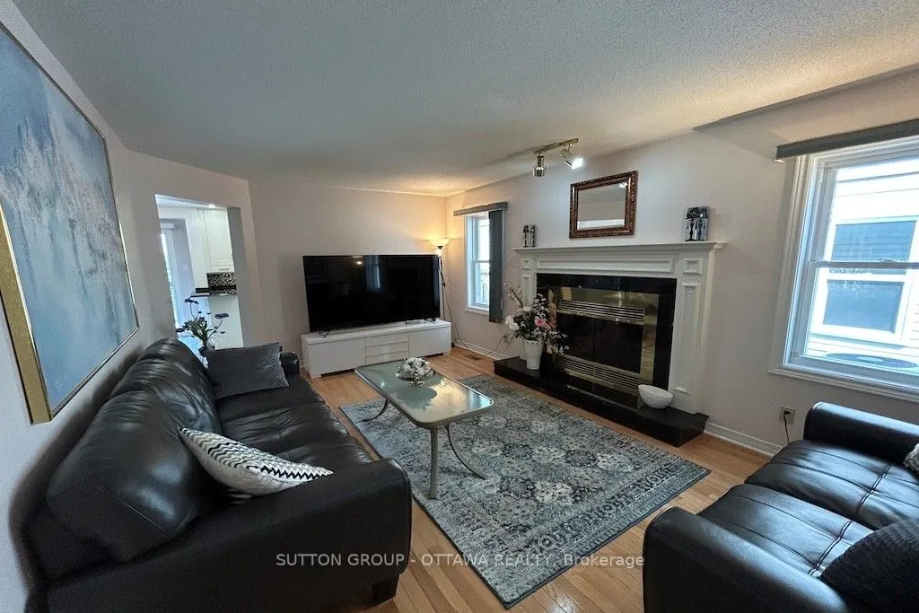 32 Cellini Court W