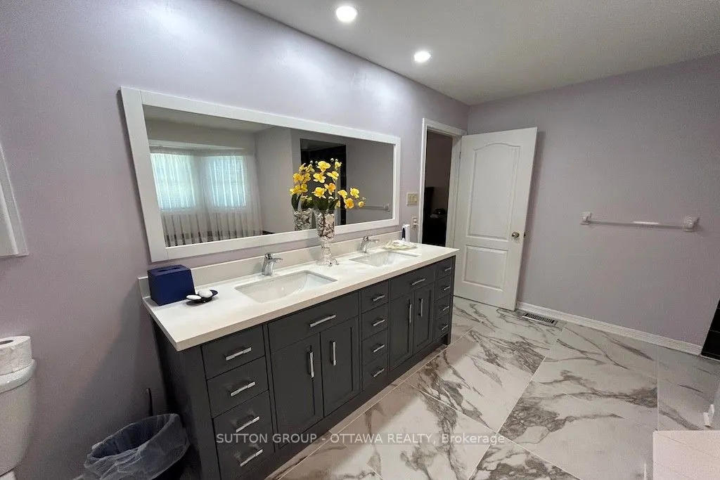 32 Cellini Court W