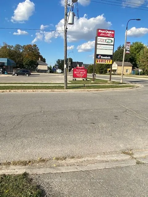 8-18 Wellington Street W