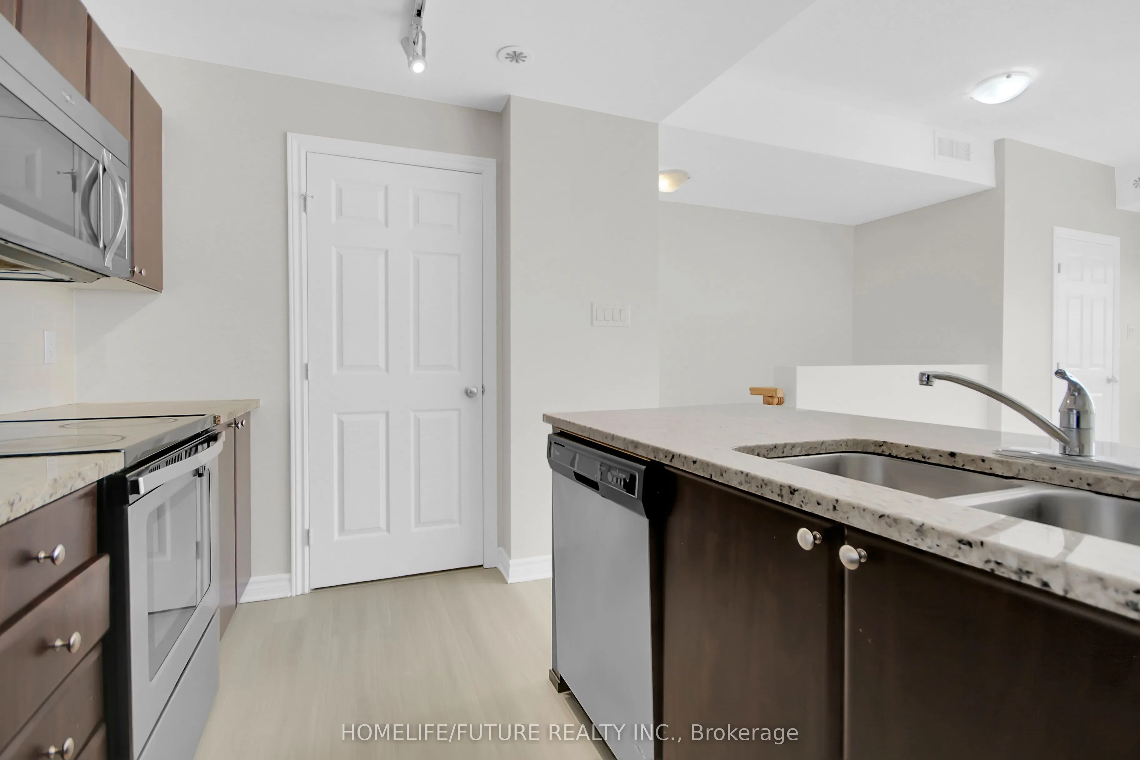 366 Wood Acres Grove, #J