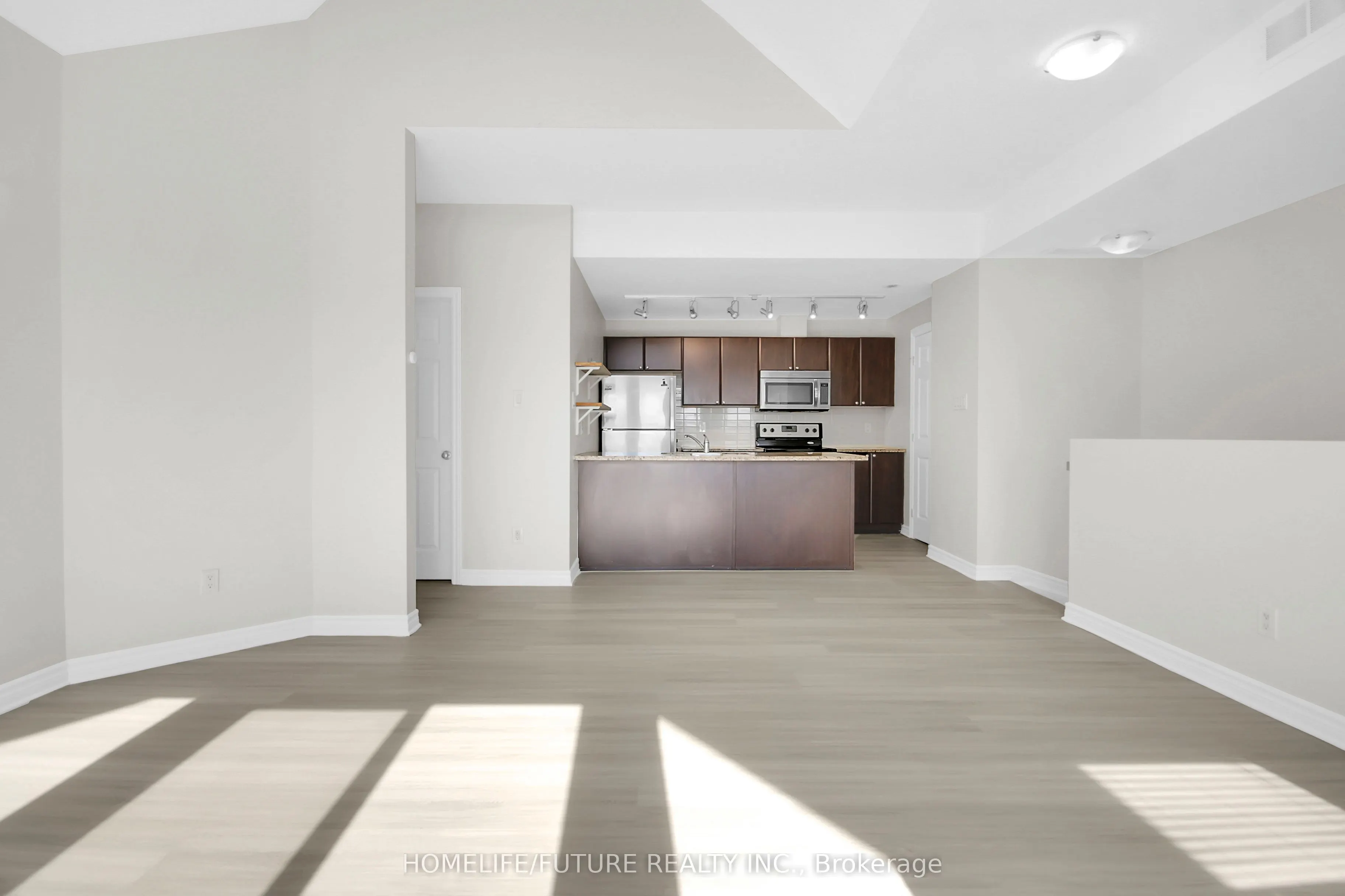 366 Wood Acres Grove, #J
