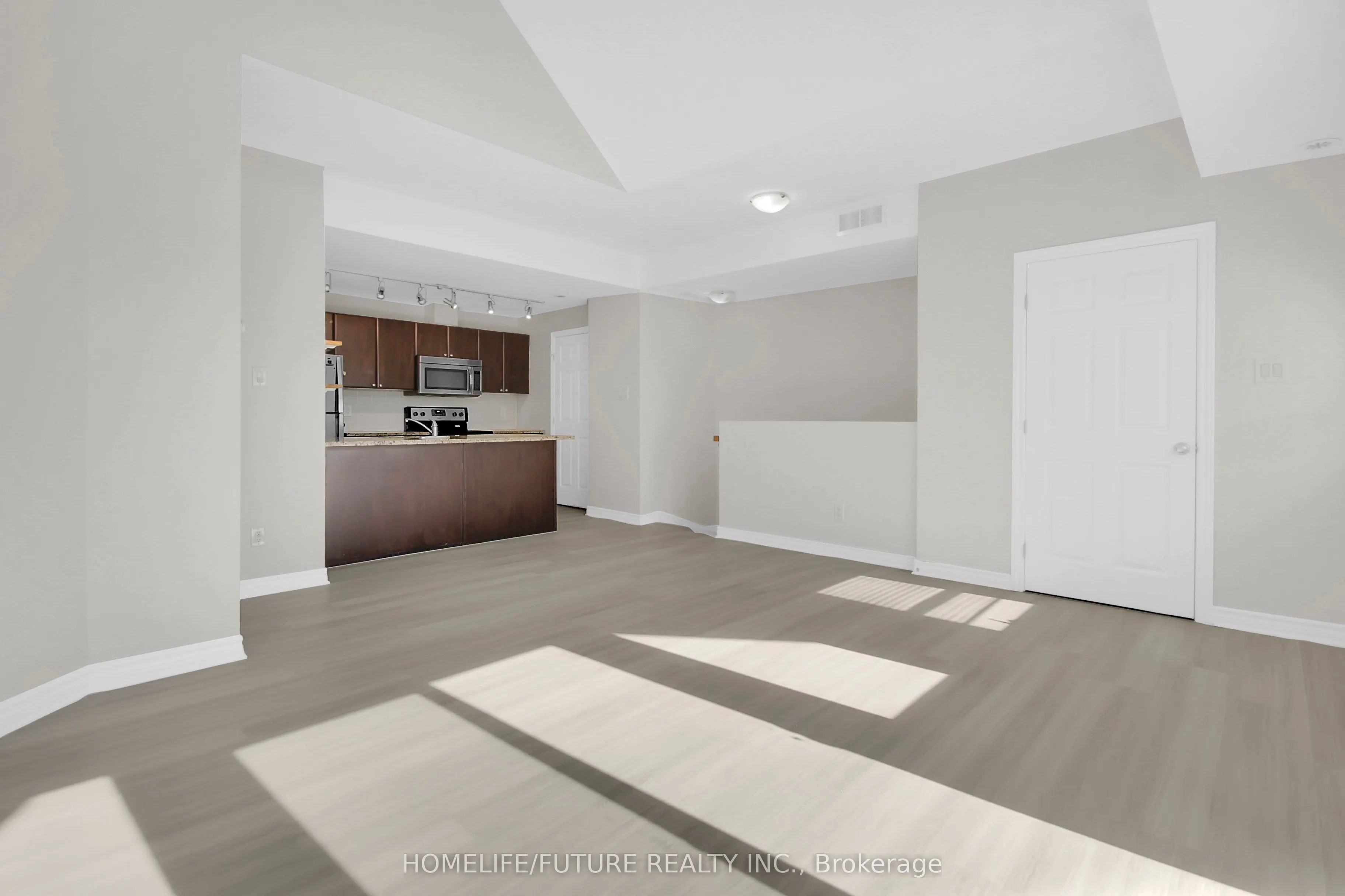 366 Wood Acres Grove, #J