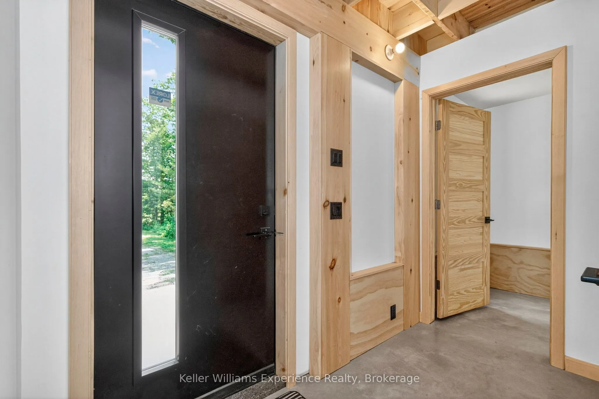 753 Honey Harbour Road