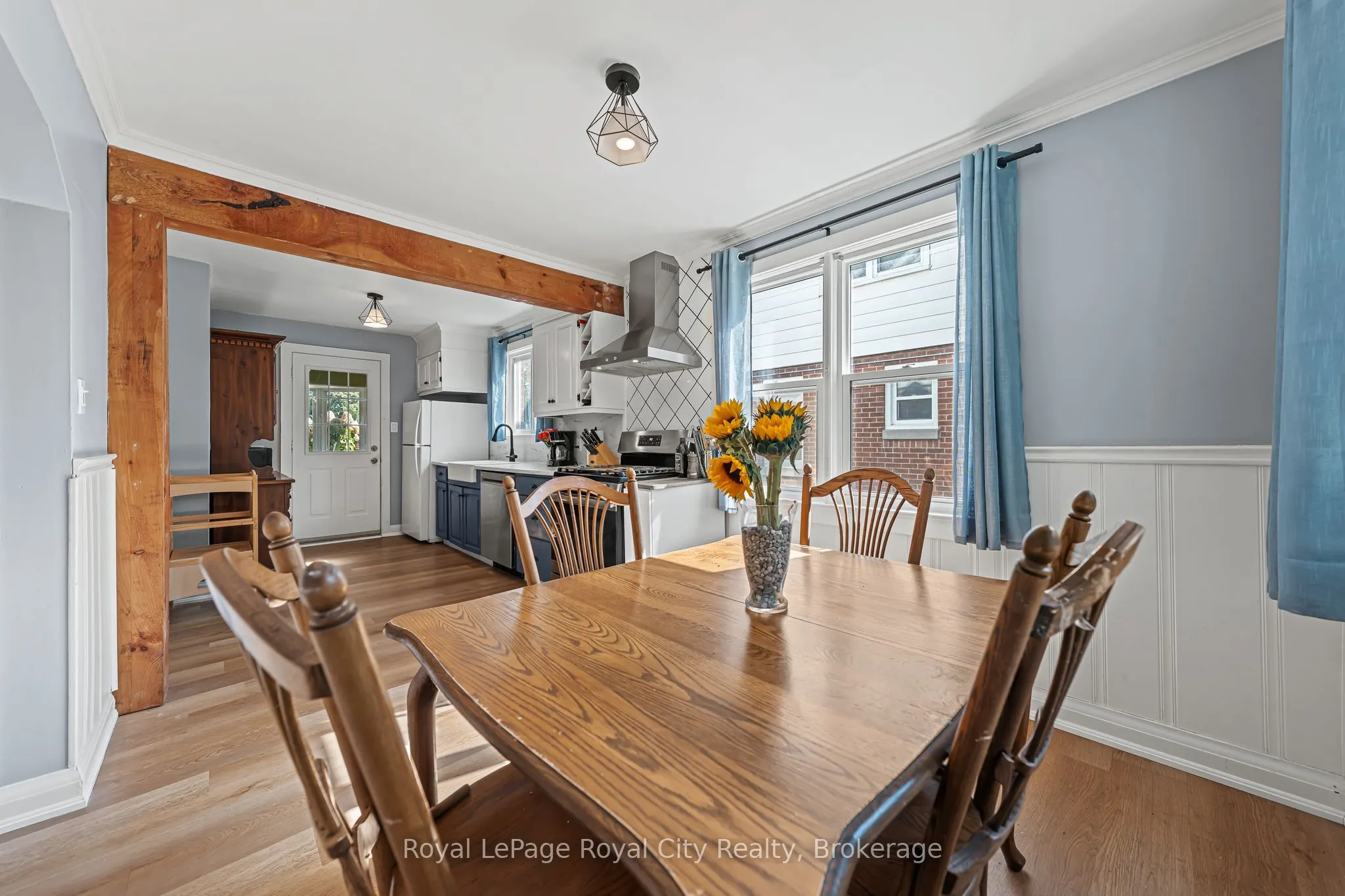 15 Dudhope Avenue