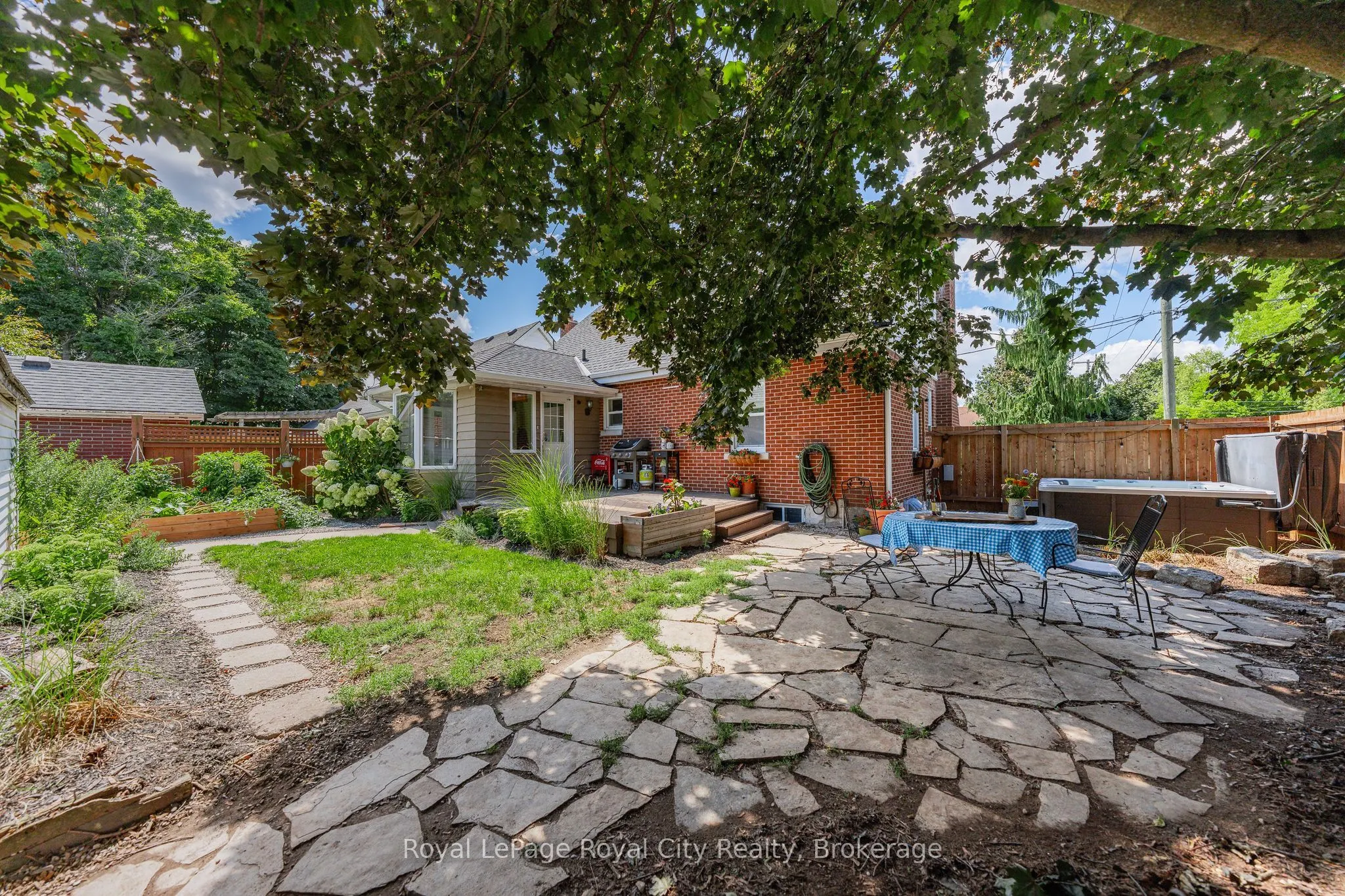 15 Dudhope Avenue