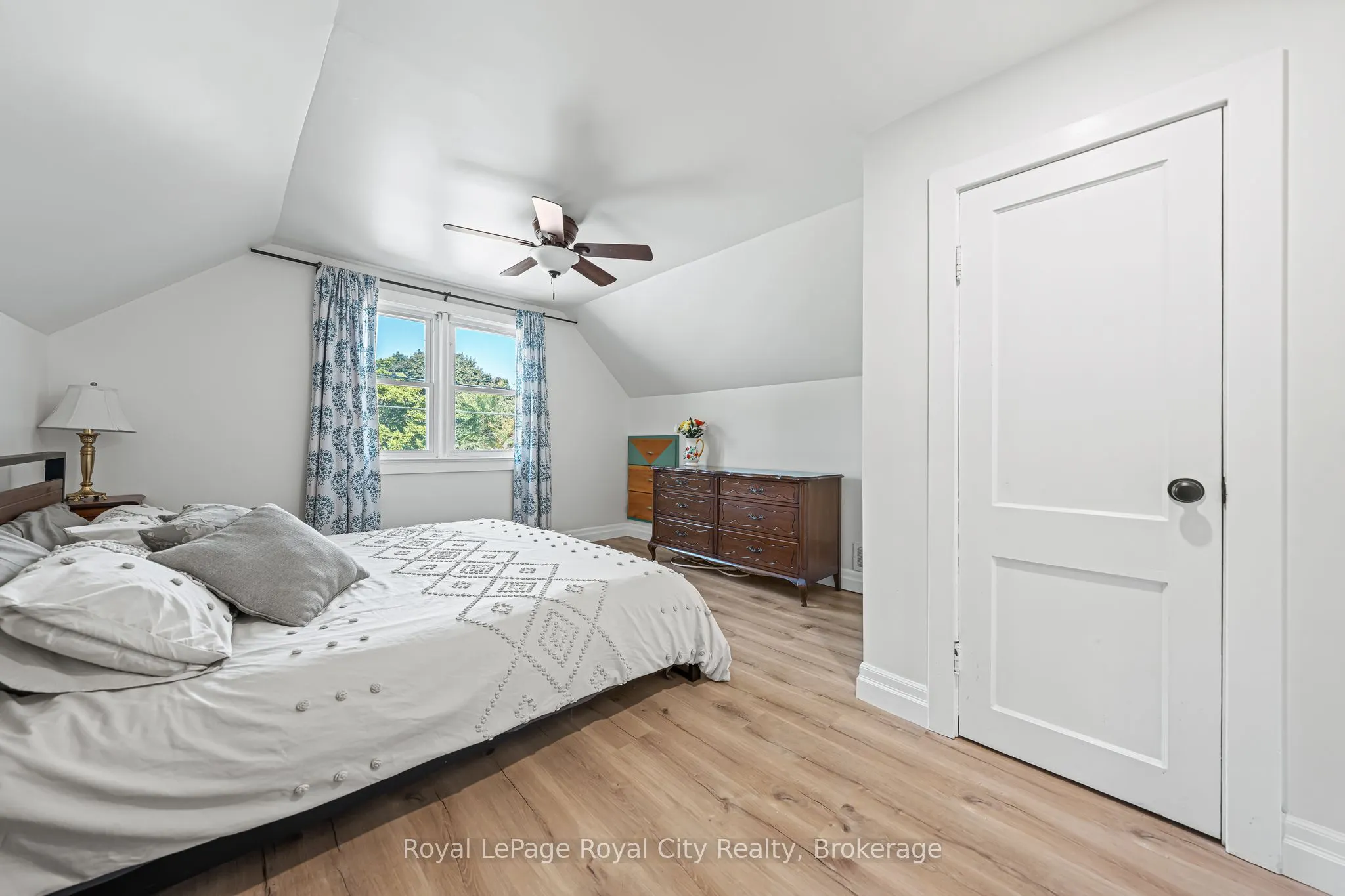 15 Dudhope Avenue