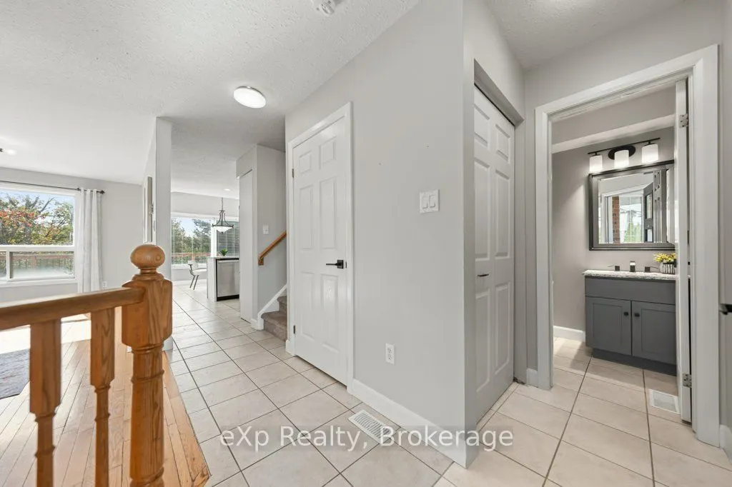 43 Boulder Crescent