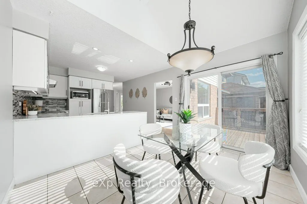 43 Boulder Crescent