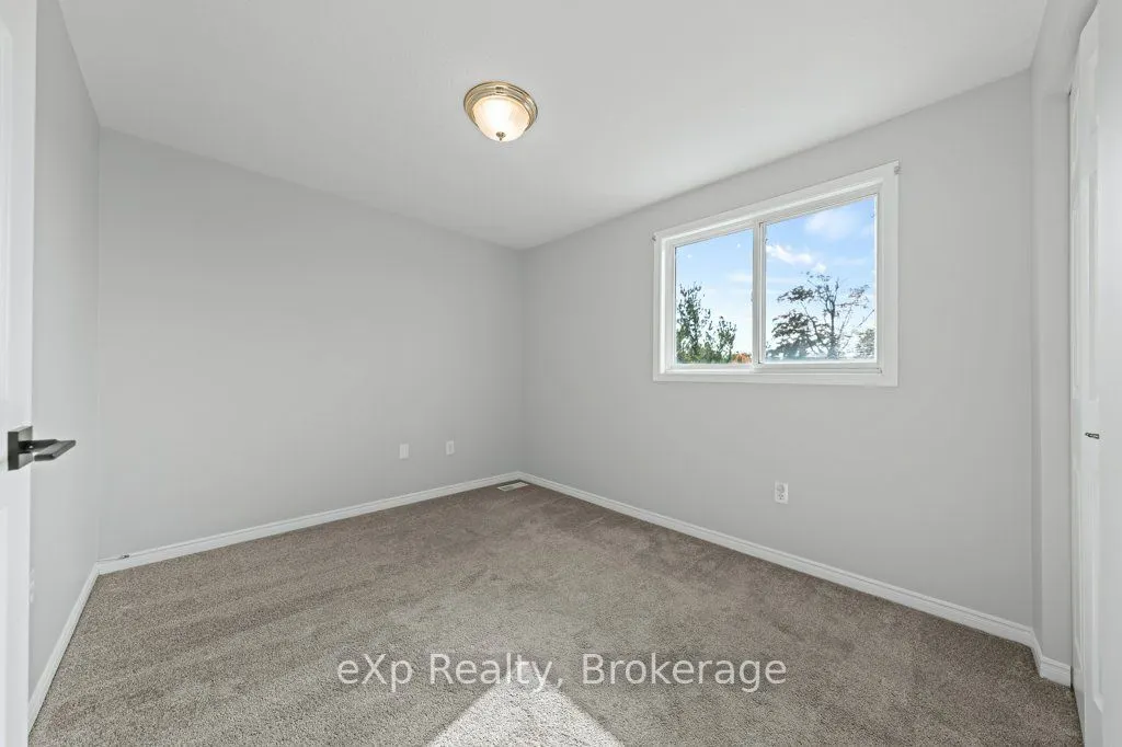 43 Boulder Crescent
