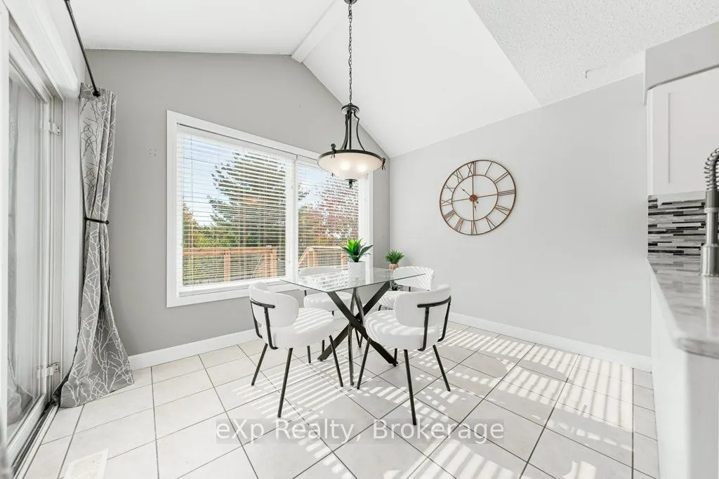 43 Boulder Crescent