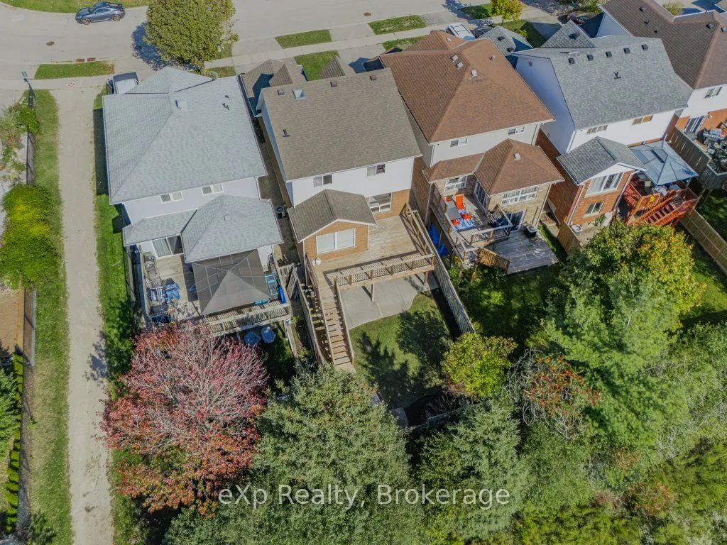 43 Boulder Crescent
