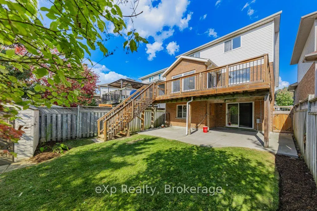 43 Boulder Crescent