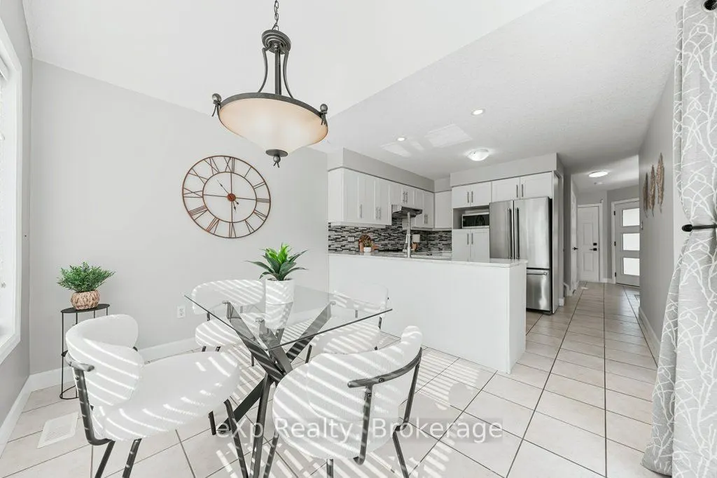 43 Boulder Crescent