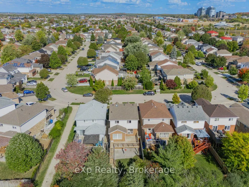 43 Boulder Crescent