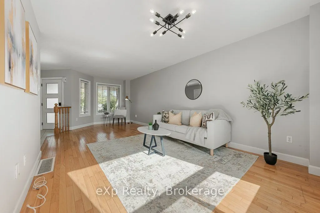 43 Boulder Crescent