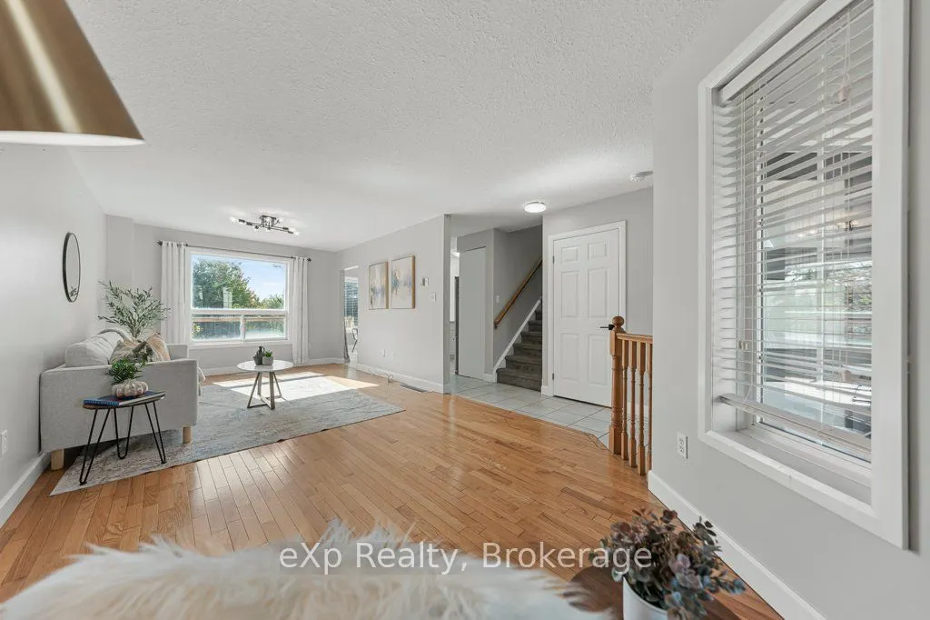 43 Boulder Crescent