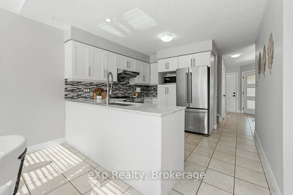 43 Boulder Crescent