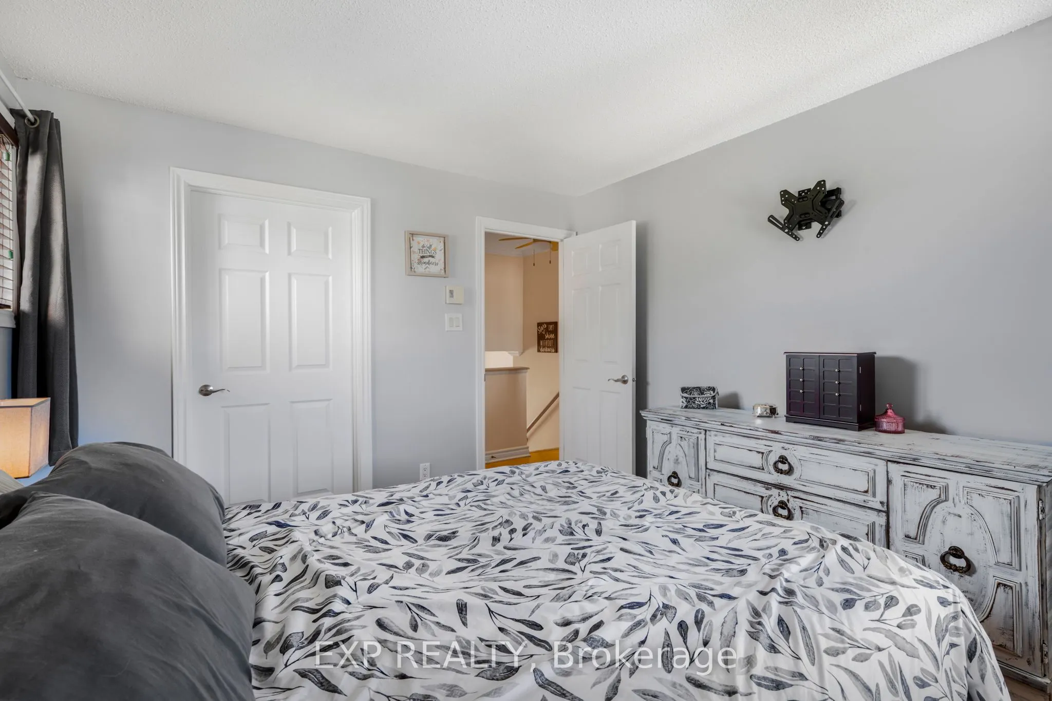 776 St Jean Street, #8