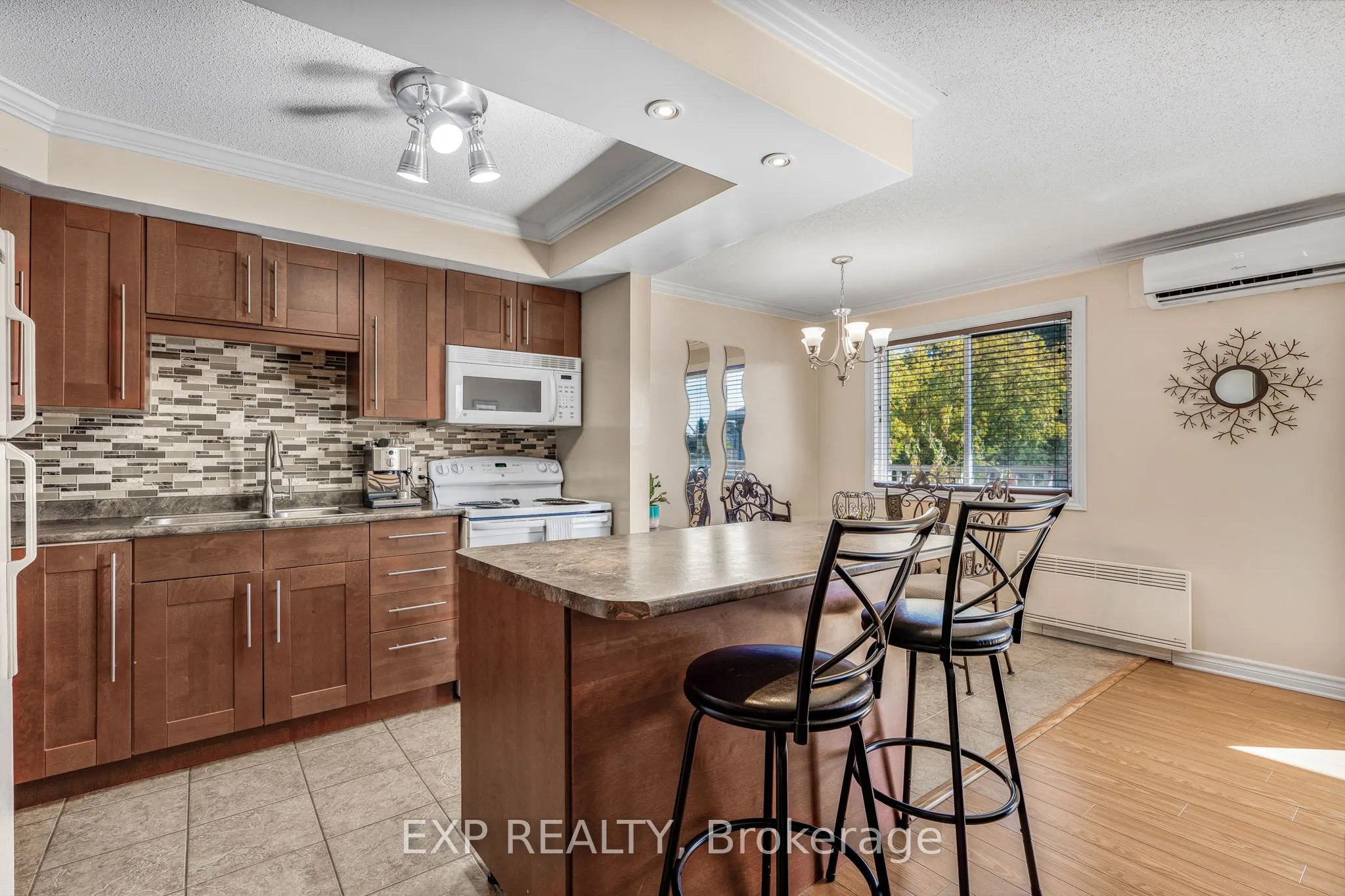 776 St Jean Street, #8
