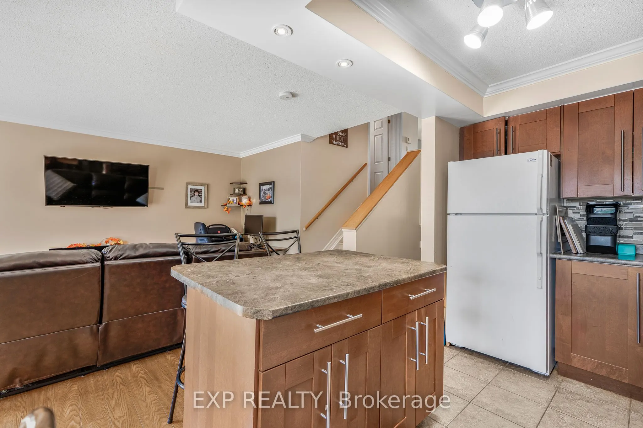 776 St Jean Street, #8