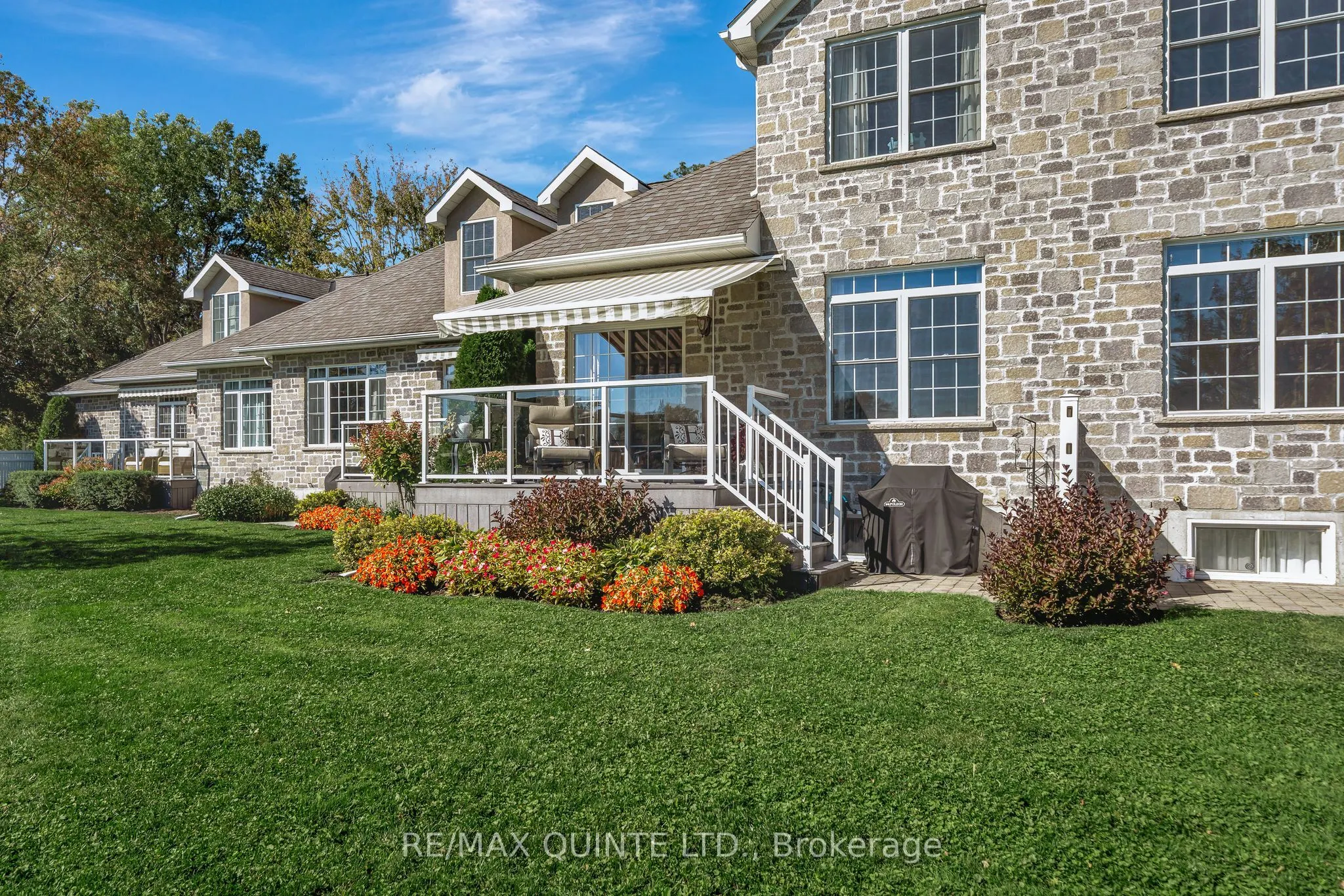 24 Gracefield Lane