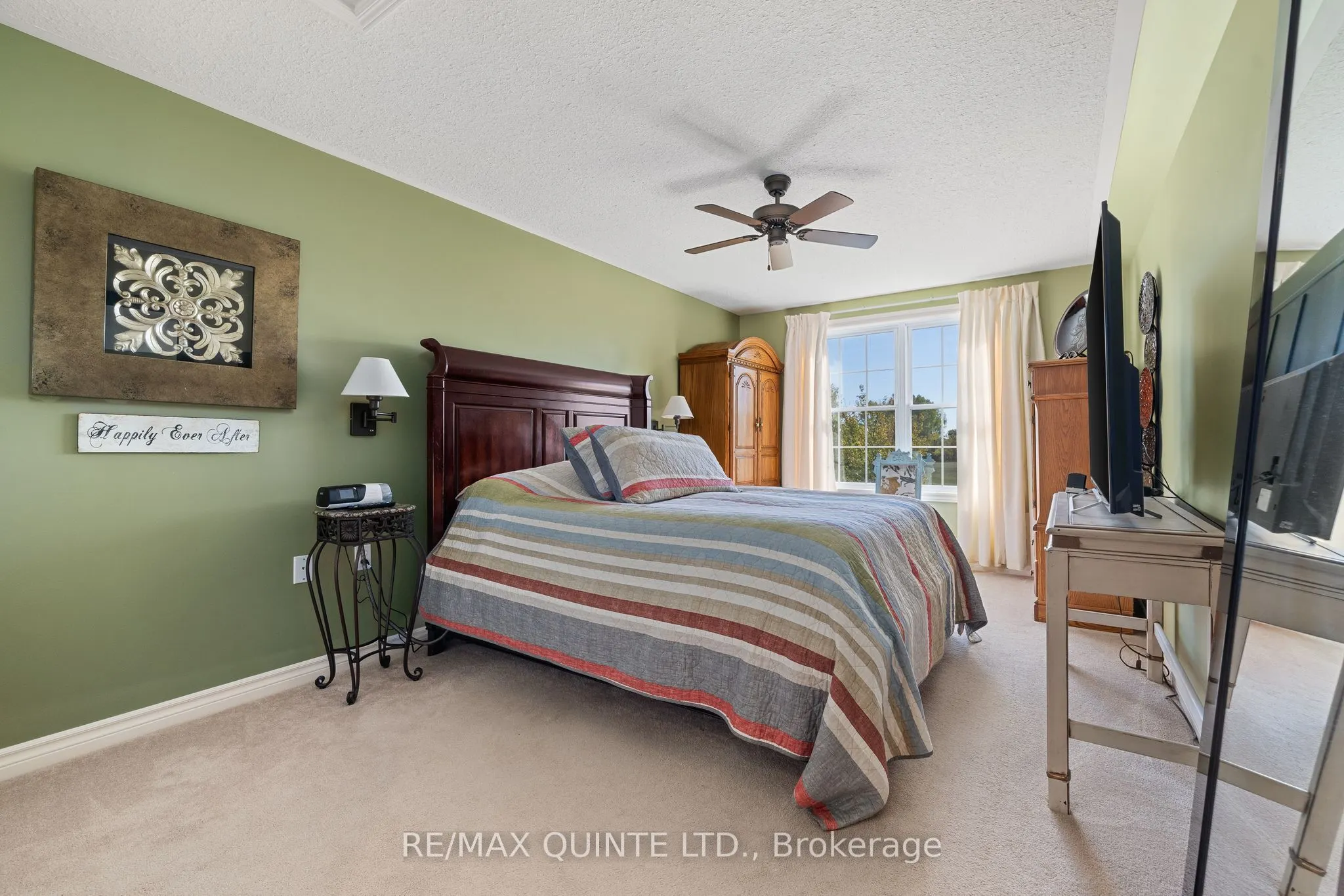 24 Gracefield Lane