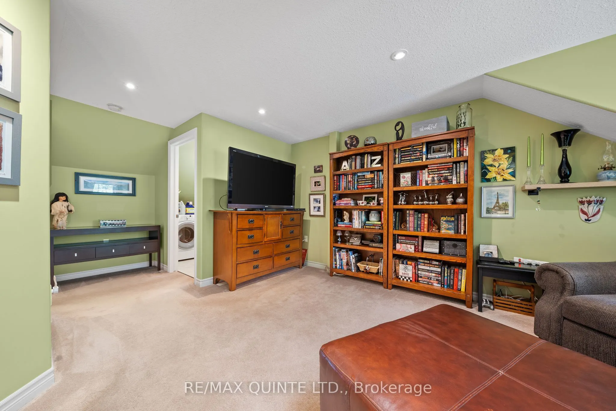 24 Gracefield Lane