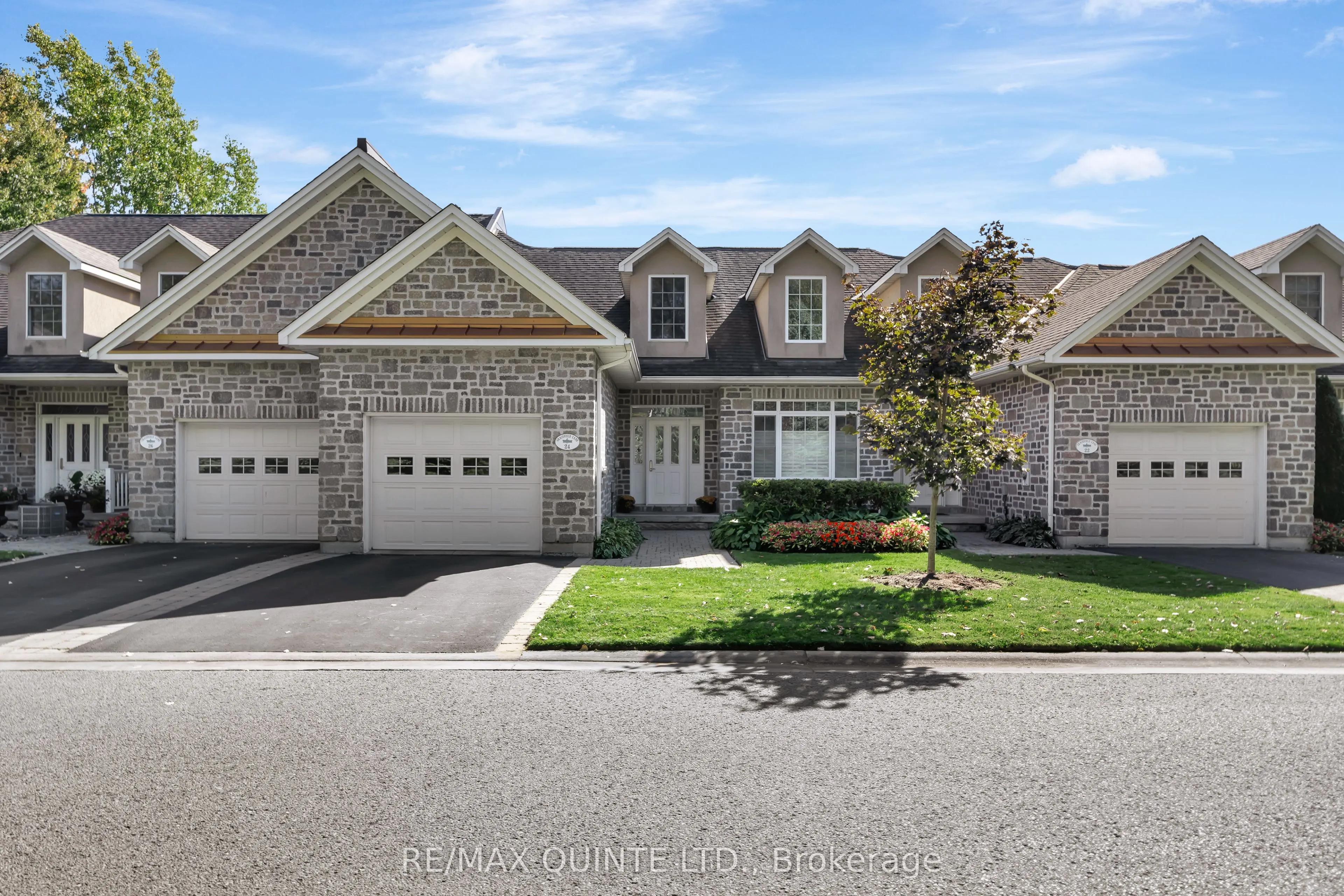 24 Gracefield Lane