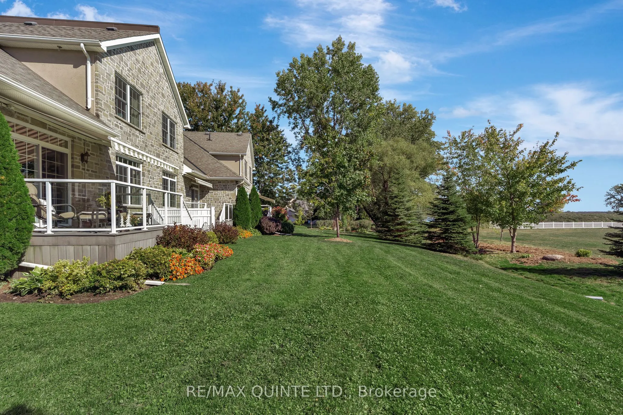 24 Gracefield Lane